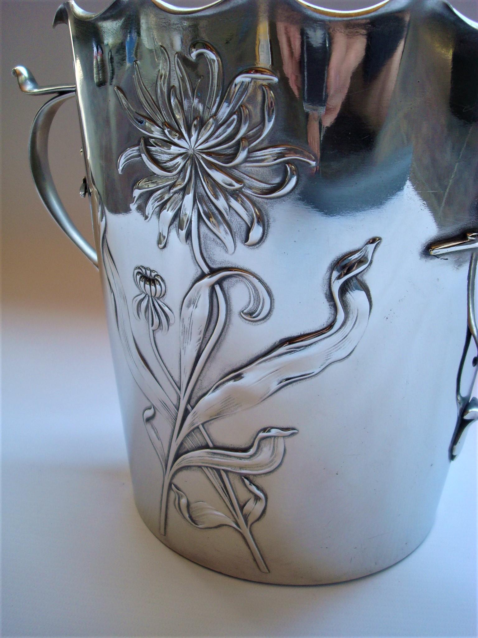 Art Nouveau Flowers Champagne / Wine Bucket Cooler, 1900´s (20. Jahrhundert) im Angebot