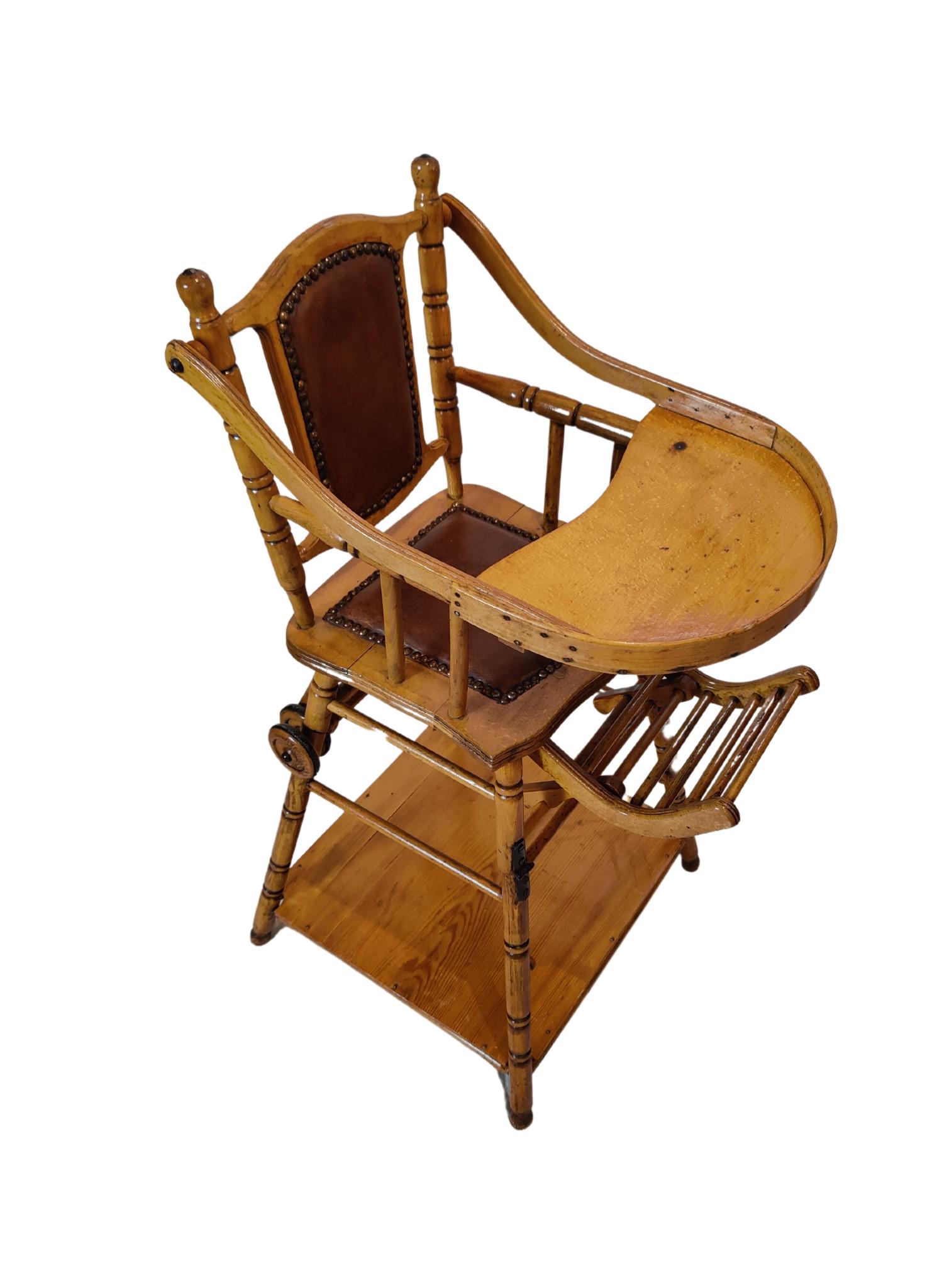 Cuir Chaise d'enfant pliante Art Nouveau en vente