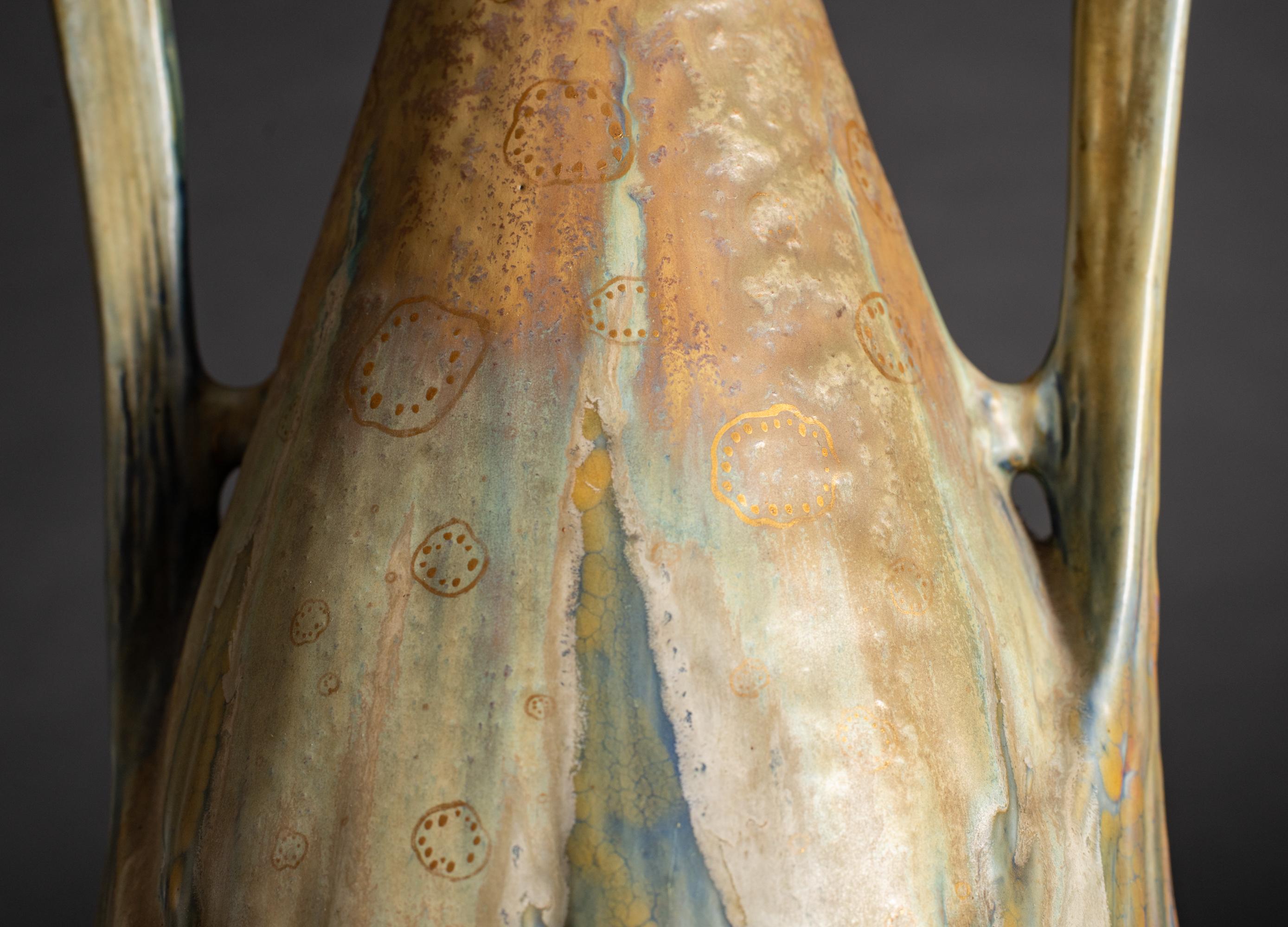 Grès Vase sur pied Art Nouveau avec deux poignées par RStK Amphora en vente