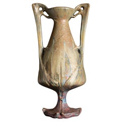 Jugendstilvase mit Fuß und zwei Henkeln von RStK Amphora