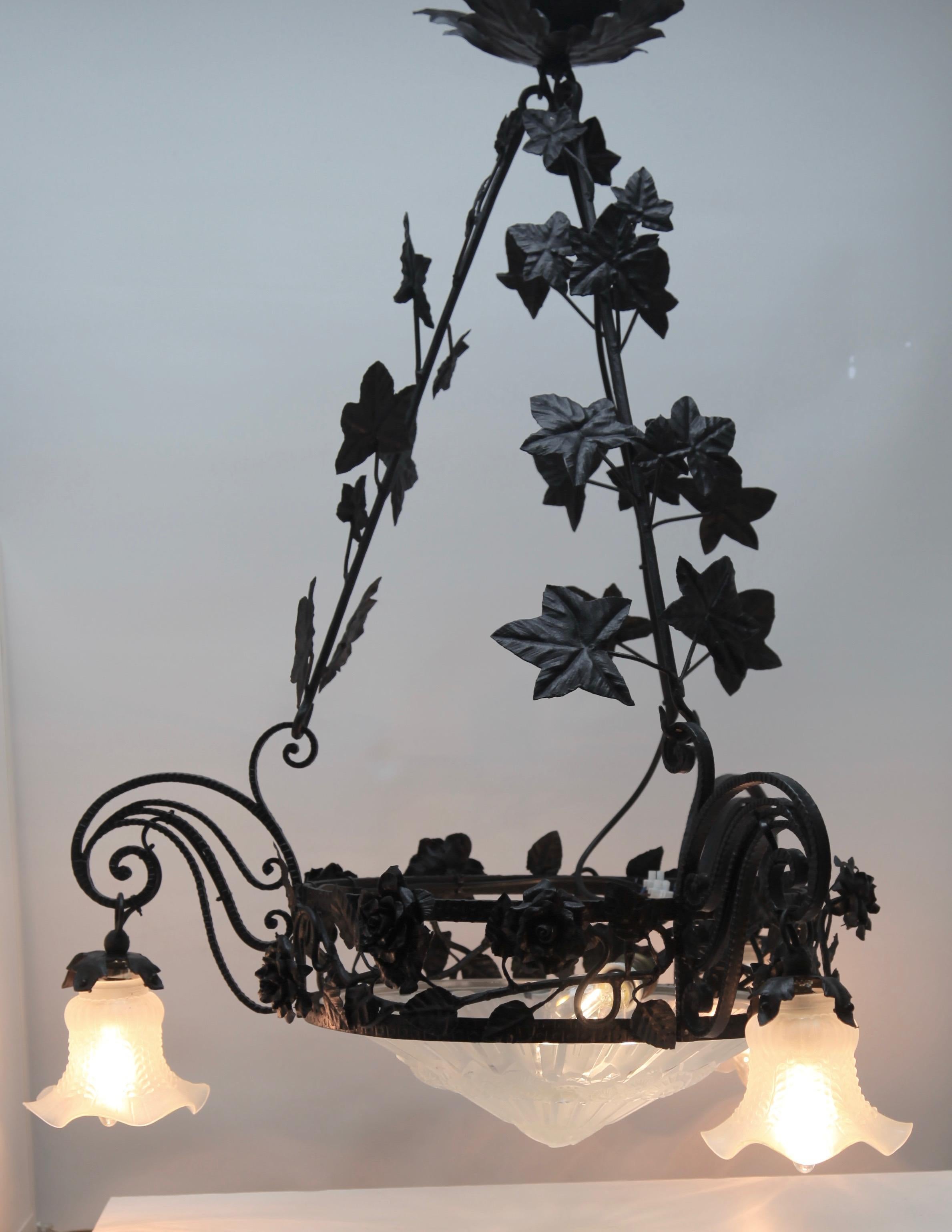 Art Nouveau Forget Metal Floral Decor Chandelier Luneville, 1930s In Good Condition For Sale In Verviers, BE