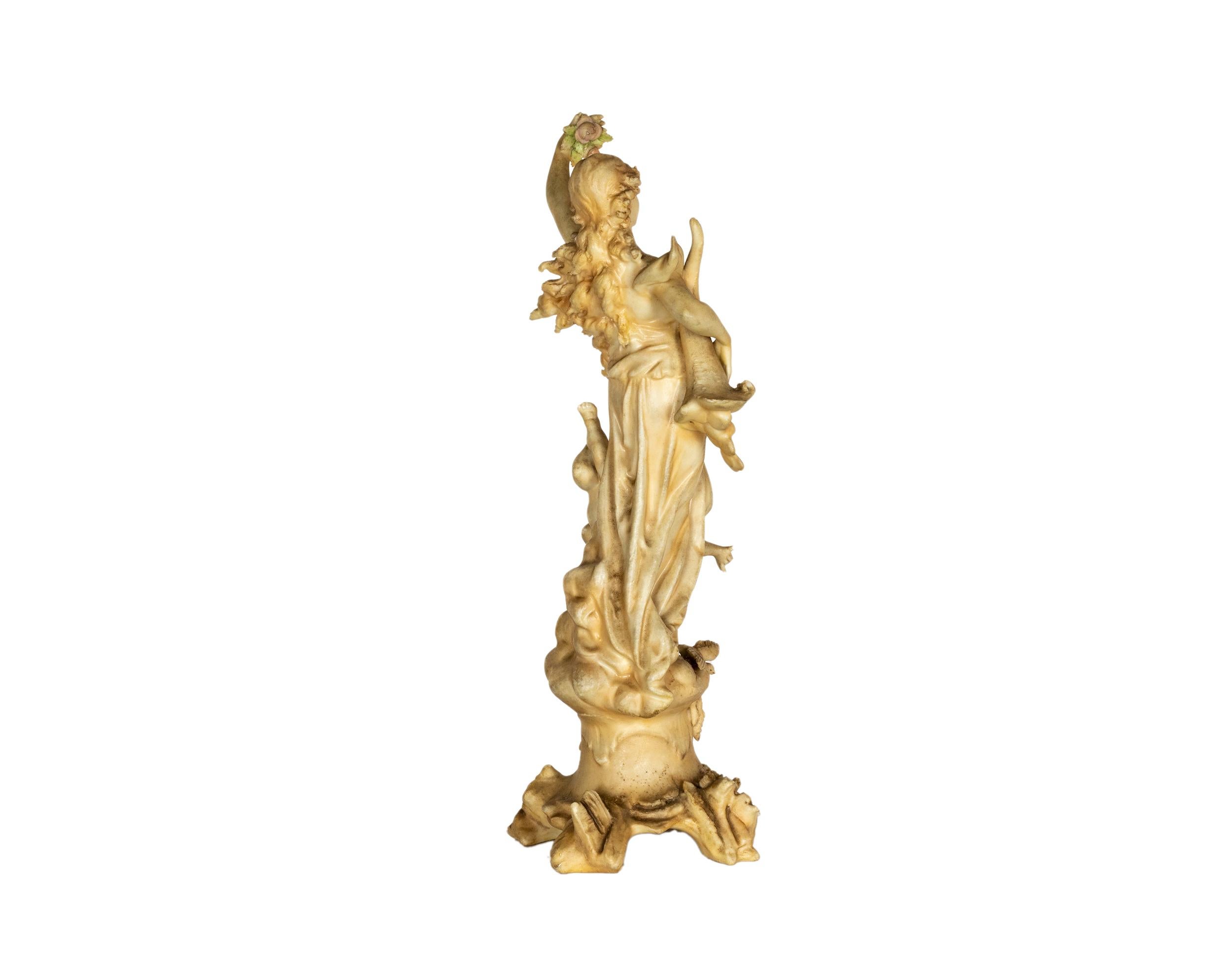 Francese Statua in porcellana Art Nouveau Fortuna Dea Tyche, XX secolo in vendita