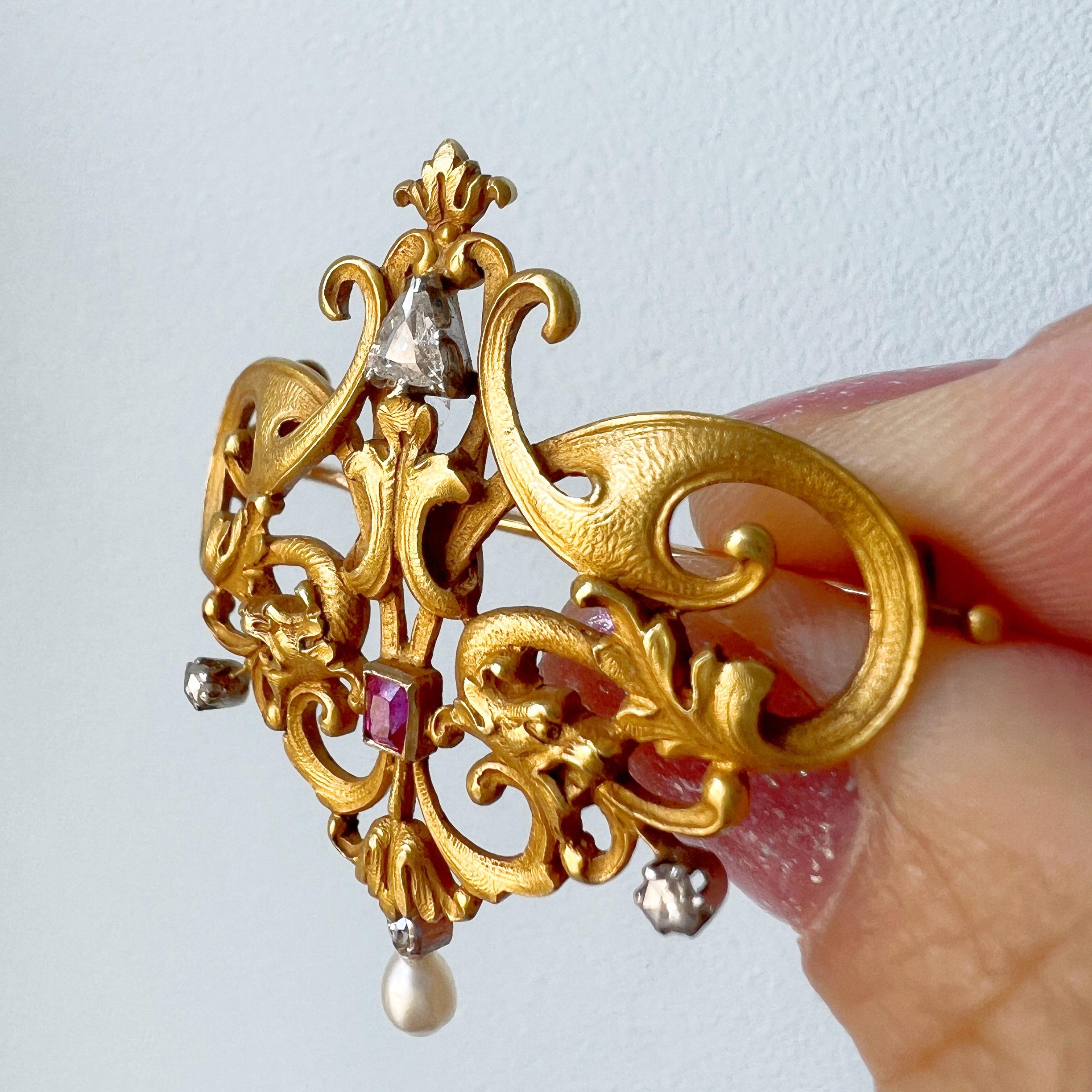 Art Nouveau French 18K gold double chimera griffon dragon pendant brooch For Sale 1