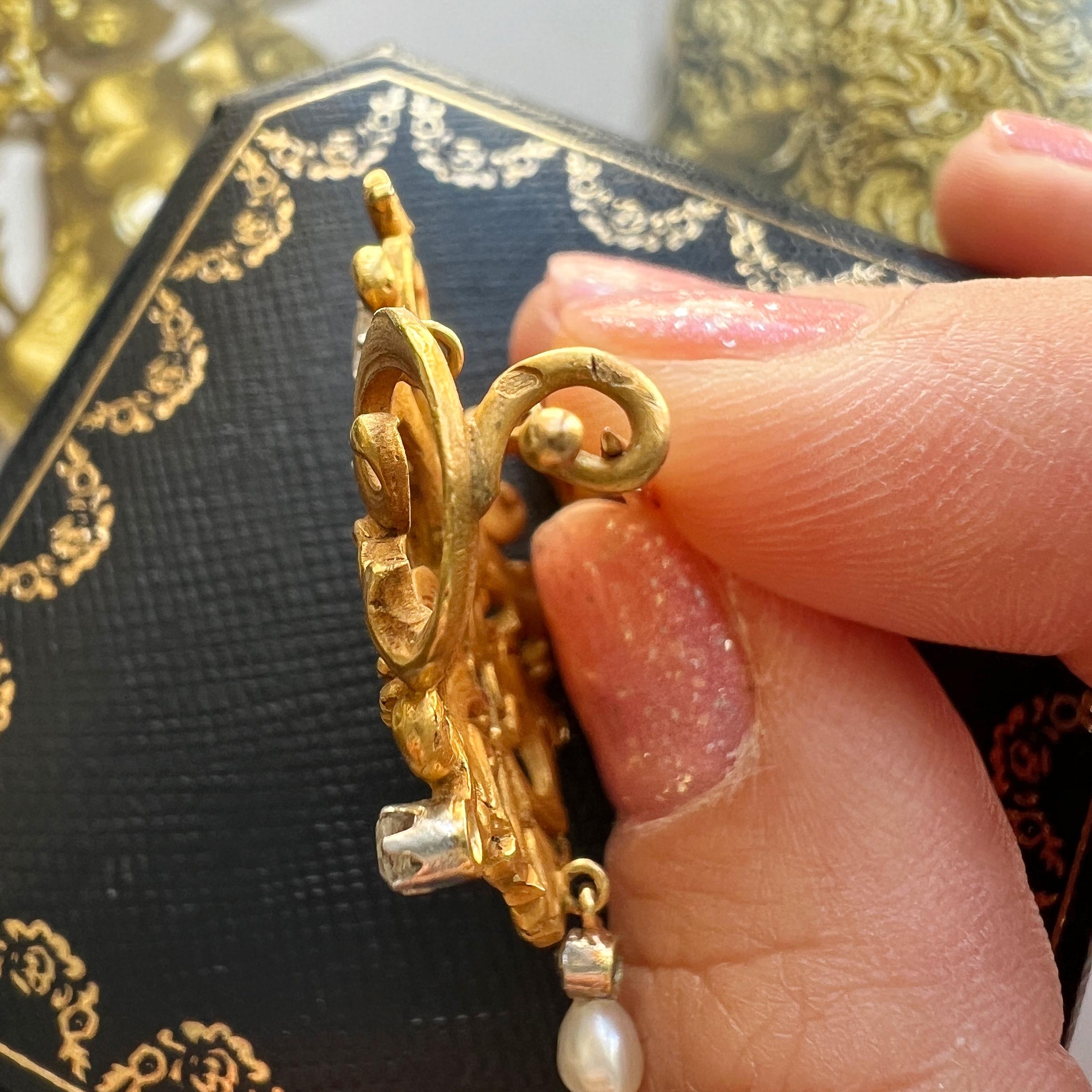 Art Nouveau French 18K gold double chimera griffon dragon pendant brooch For Sale 3