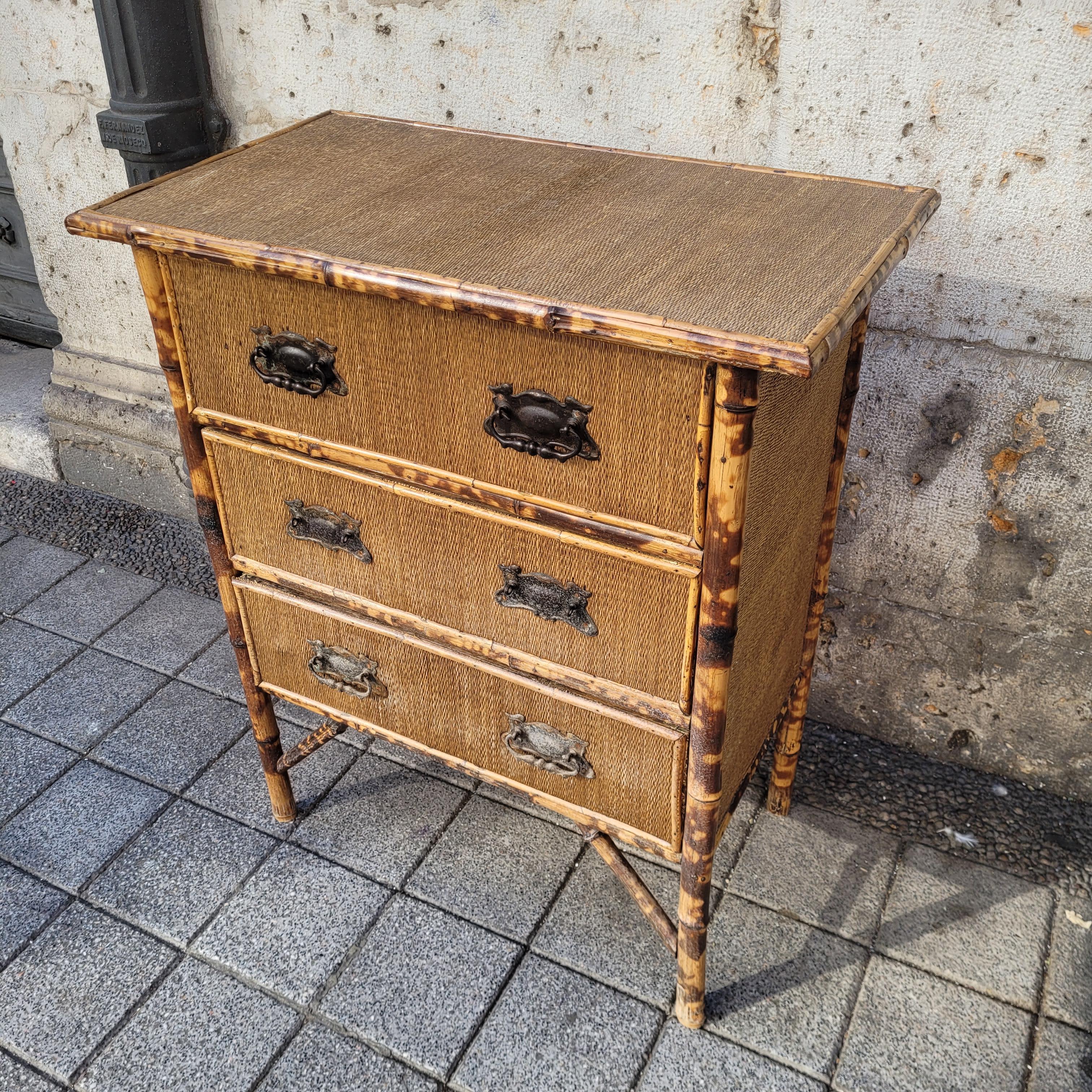 Art Nouveau Französisch Bambus und Rattan Kommode Orientalismus im Angebot 3