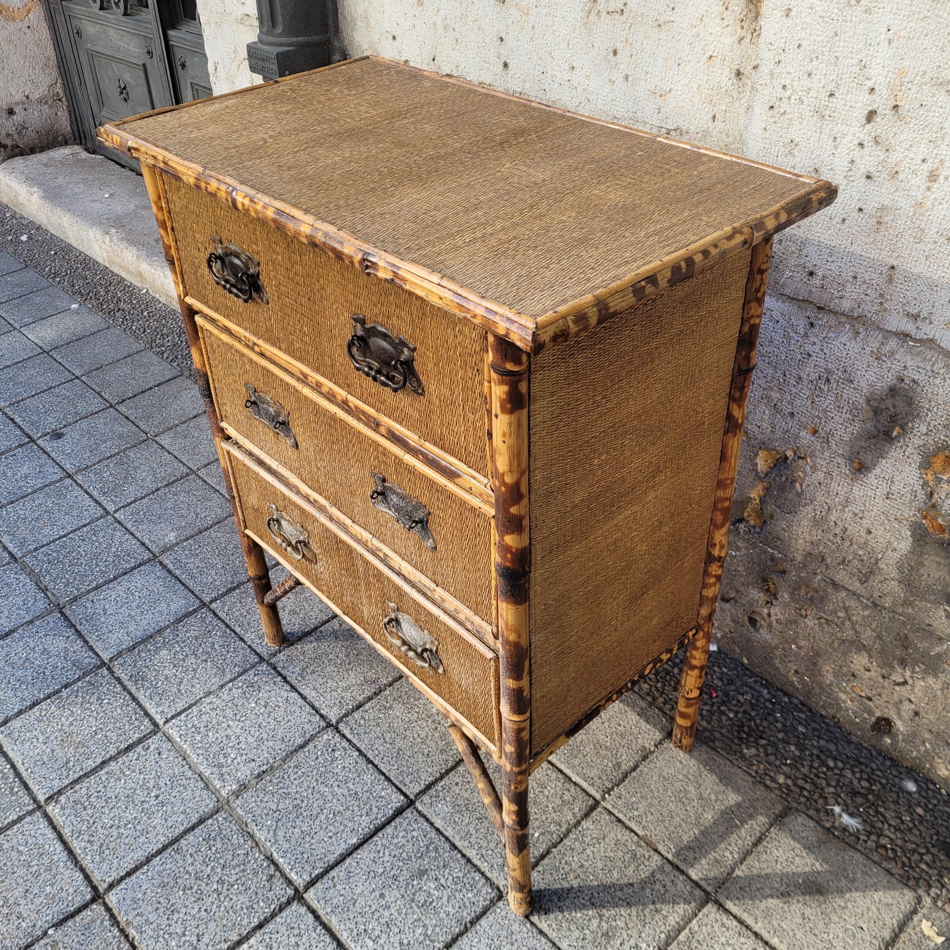 Art Nouveau Französisch Bambus und Rattan Kommode Orientalismus im Angebot 4