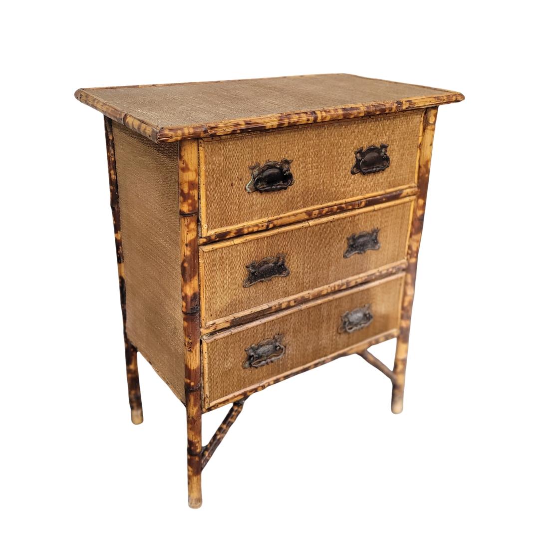 Art Nouveau Französisch Bambus und Rattan Kommode Orientalismus (Art nouveau) im Angebot