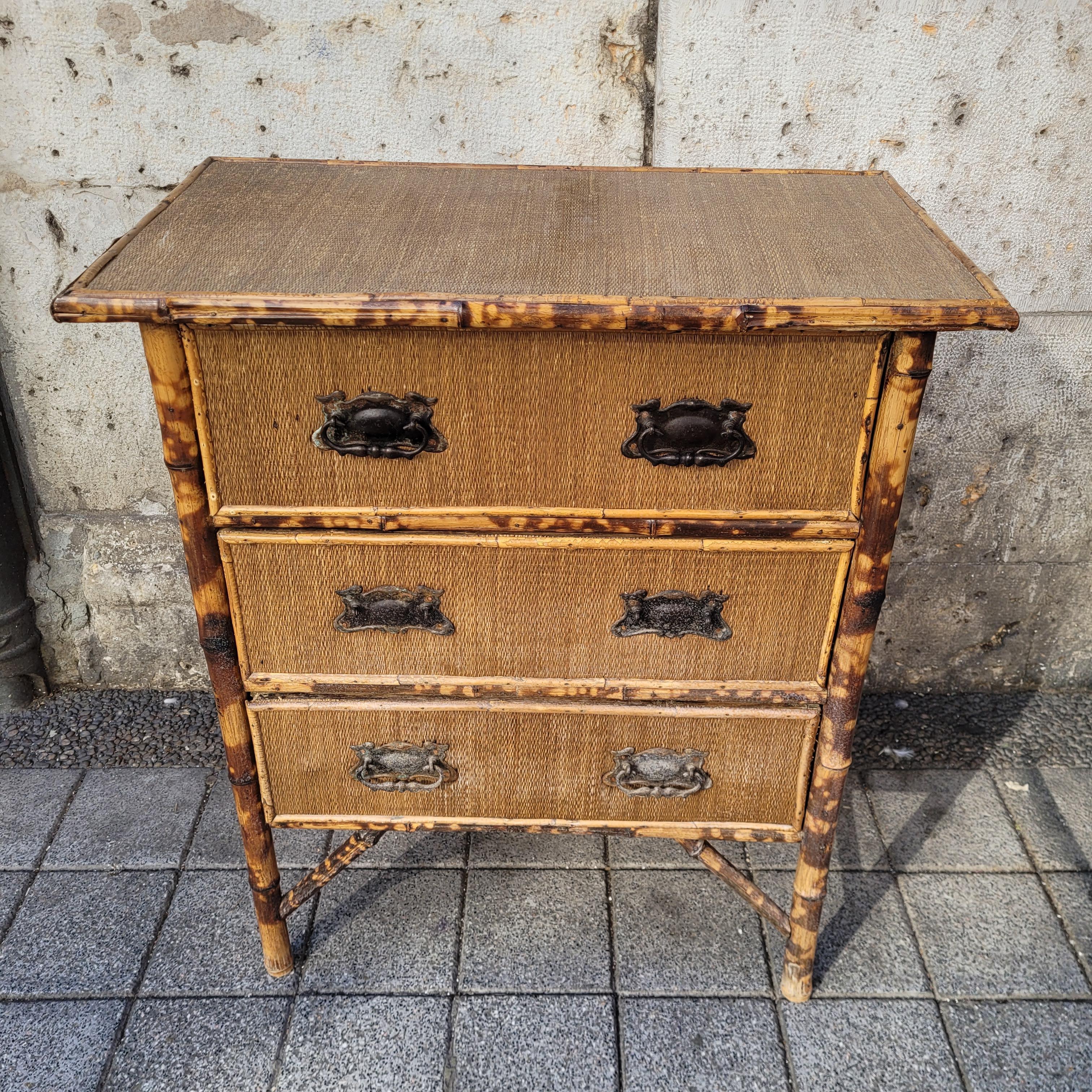 Art Nouveau Französisch Bambus und Rattan Kommode Orientalismus im Angebot 1