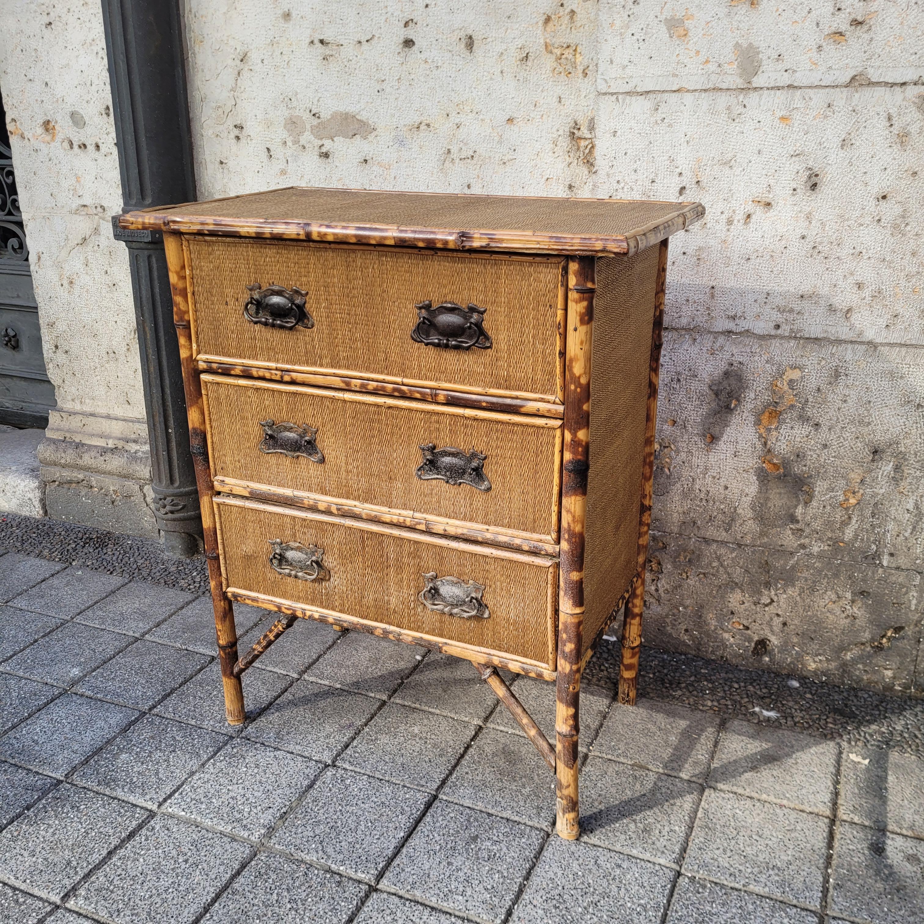 Art Nouveau Französisch Bambus und Rattan Kommode Orientalismus im Angebot 2