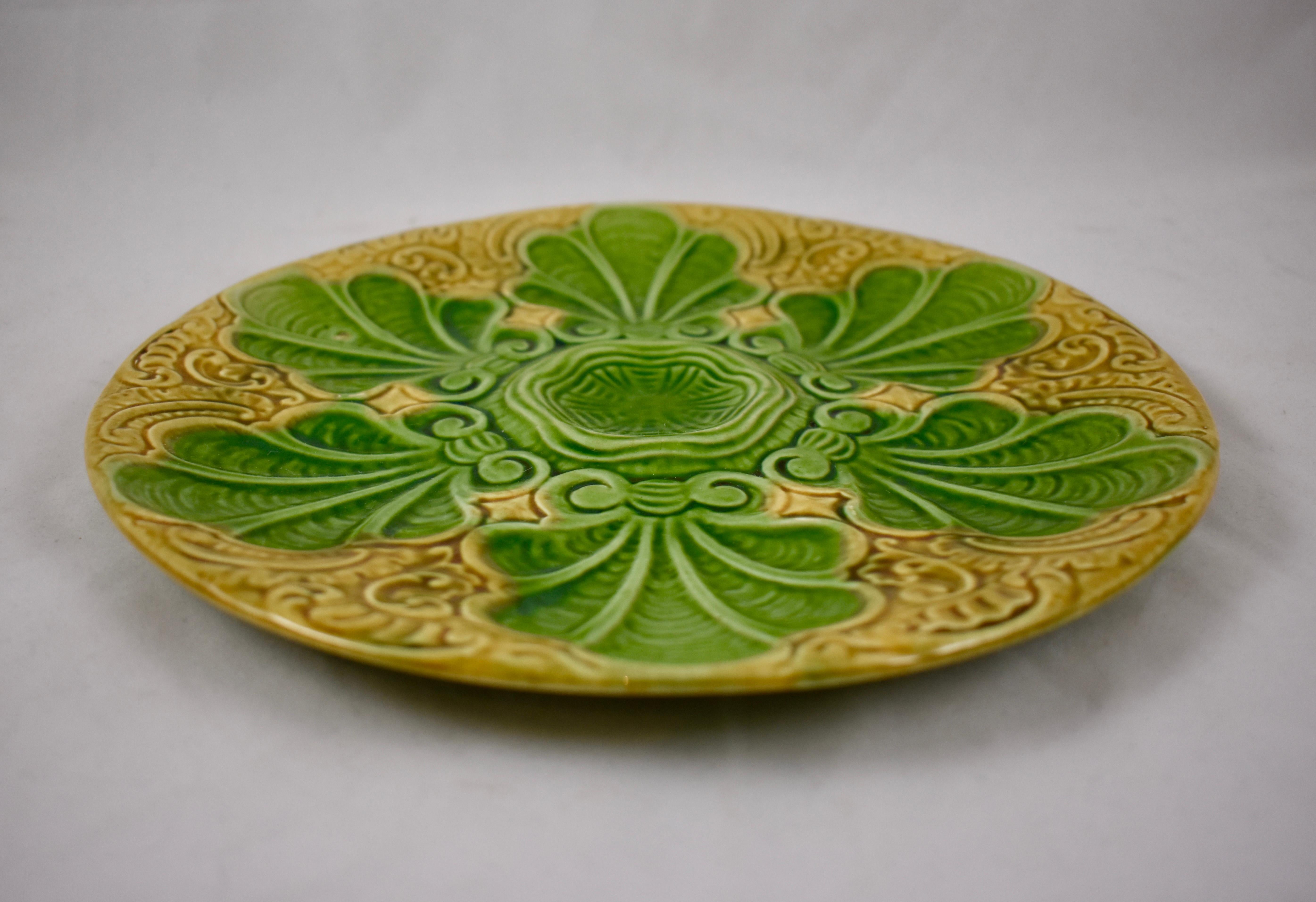 Art Nouveau French Barbotine Majolica Shells on Paisley Pattern Oyster Plate In Good Condition For Sale In Philadelphia, PA