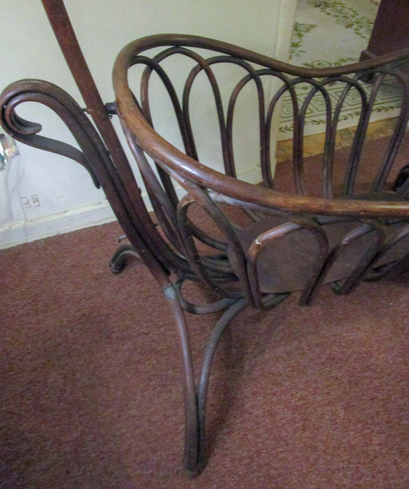 Art Nouveau French Bentwood Cradle in the Thonet Style For Sale 7