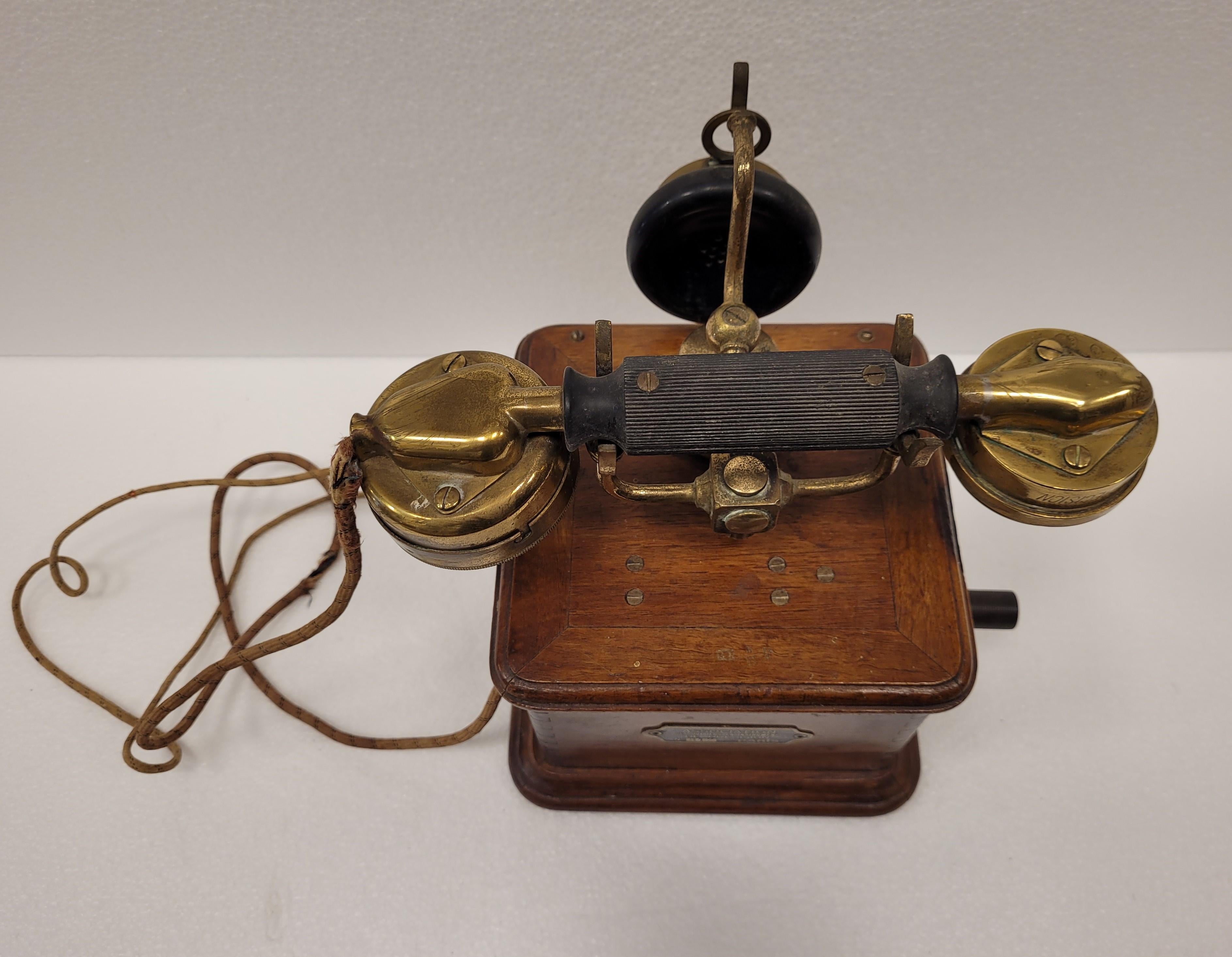 Art Nouveau French Black , wooden Telephone Bronze In Good Condition For Sale In Valladolid, ES