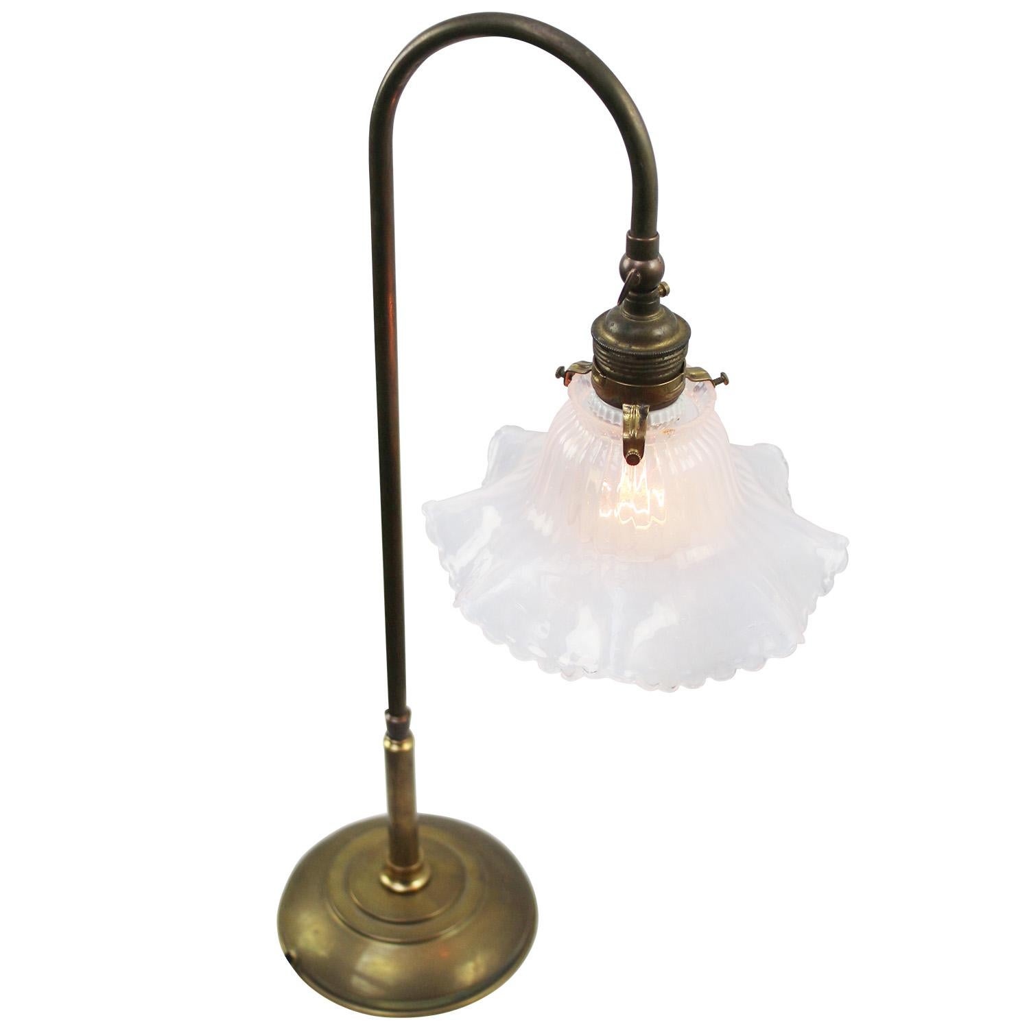 Art Nouveau French Brass & Glass Table Desk Light In Good Condition For Sale In Amsterdam, NL