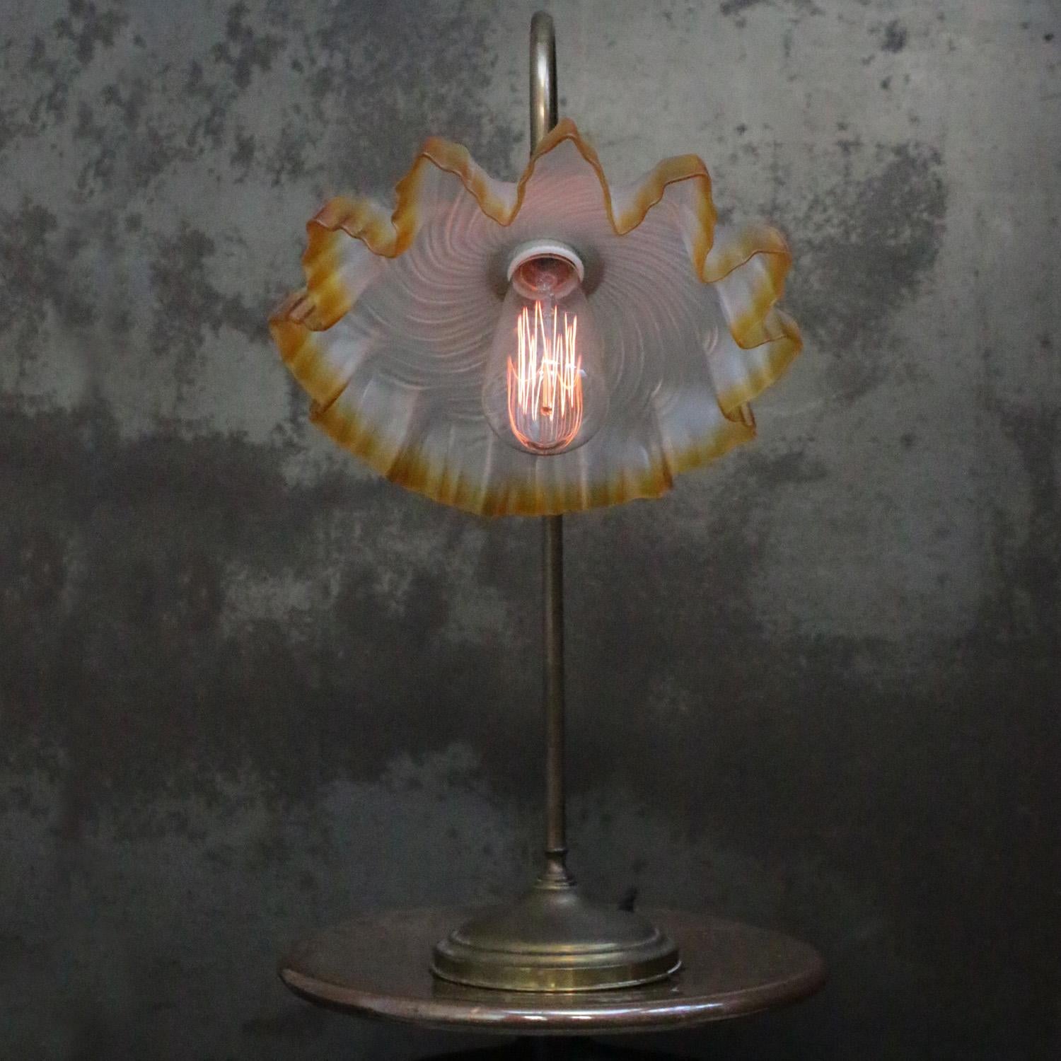 Art Nouveau Französisch Messing & Glas Tisch Desk Light (Frühes 20. Jahrhundert) im Angebot