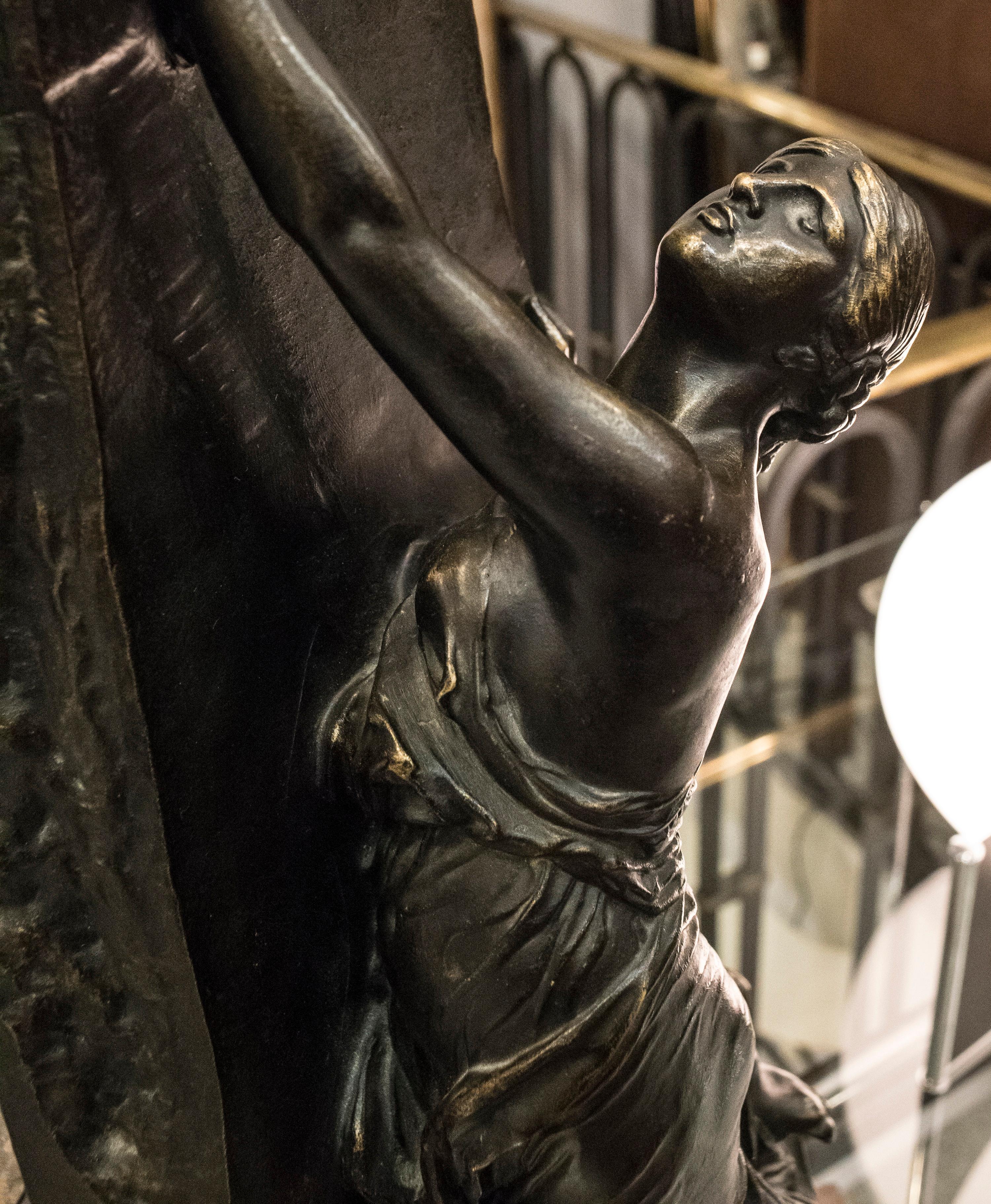 Art Nouveau French Bronze Female Sculpture, circa 1910 In Good Condition In Valladolid, ES