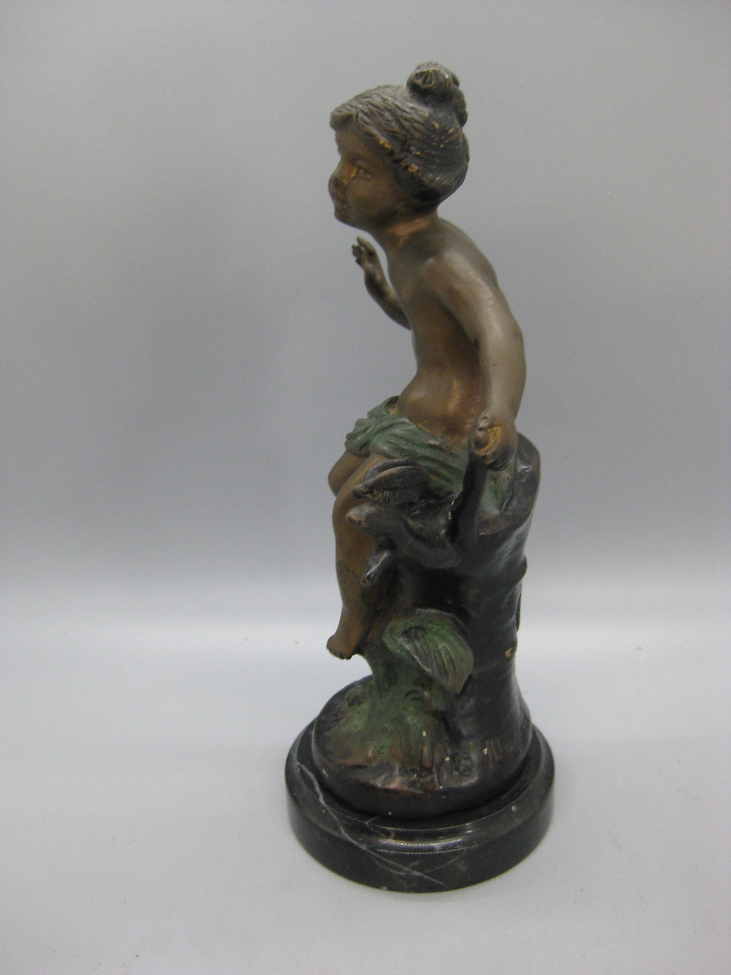 Bronze Sculpture d'enfant Art nouveau français en bronze avec peinture émaillée d'Auguste Moreau en vente