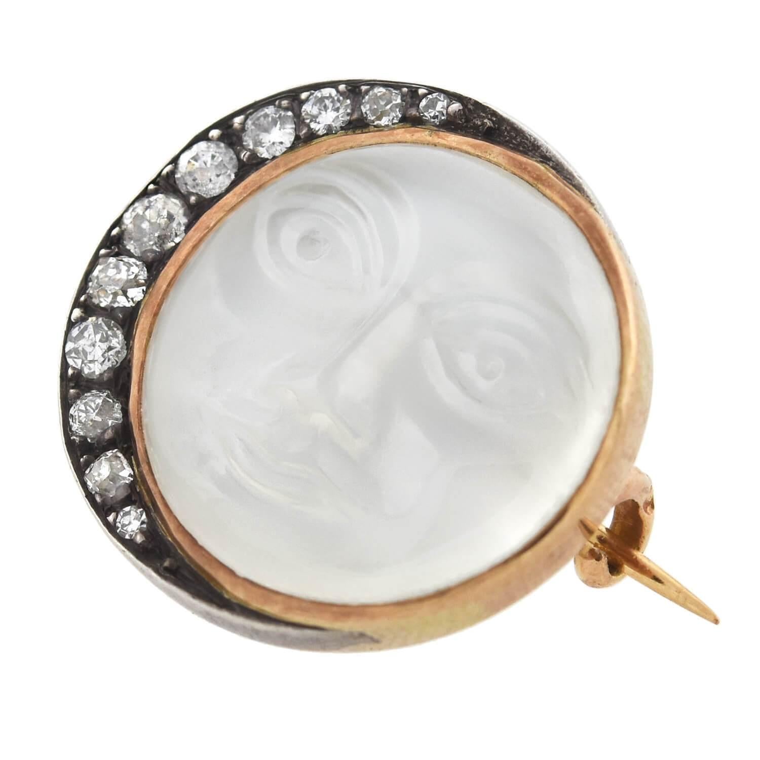 Art Nouveau Französisch geschnitzt Mondstein Gesicht und Diamant Halbmond Pin (Alteuropäischer Brillantschliff)