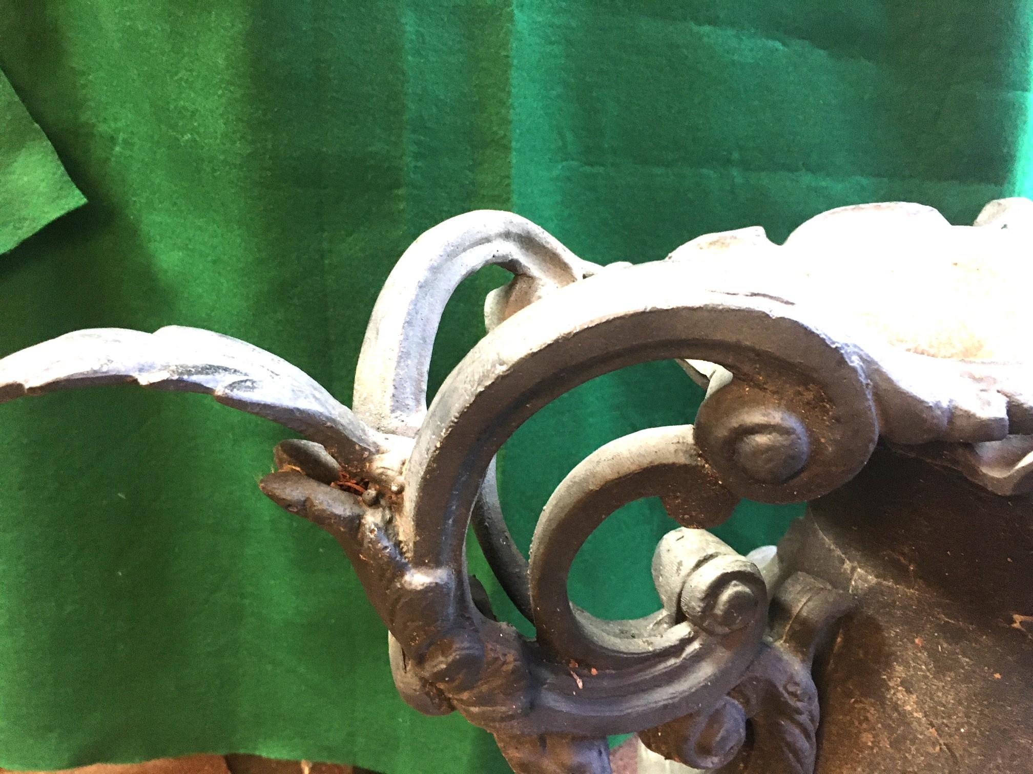Art Nouveau Urna da giardino francese in metallo fuso con manico in stile liberty di grandi dimensioni in vendita