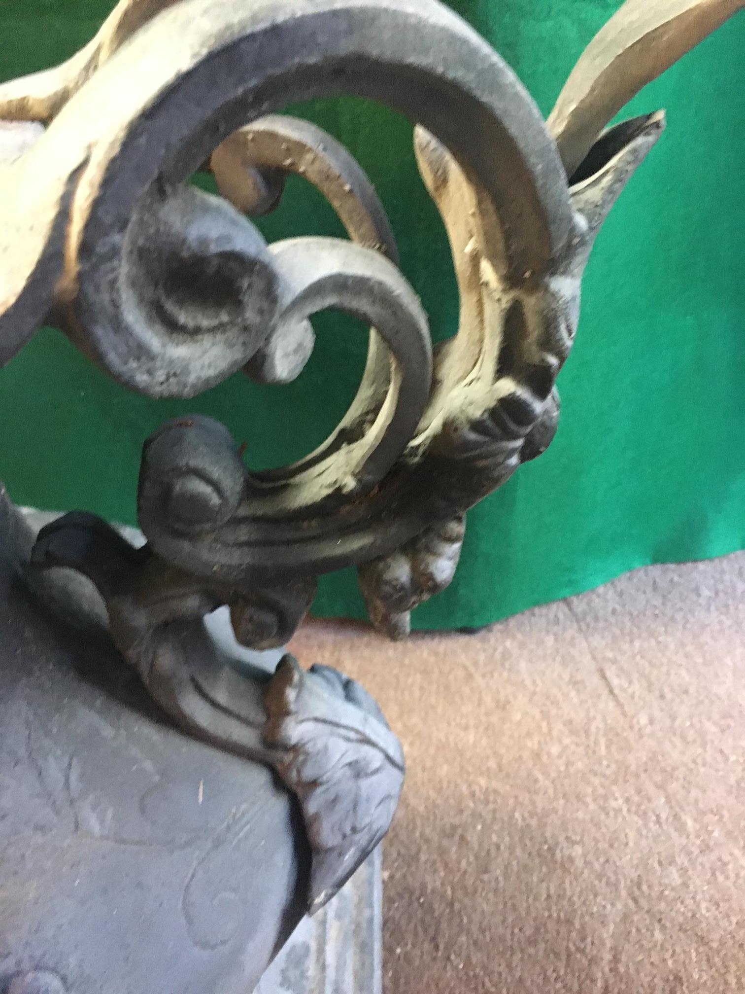 Calco Urna da giardino francese in metallo fuso con manico in stile liberty di grandi dimensioni in vendita