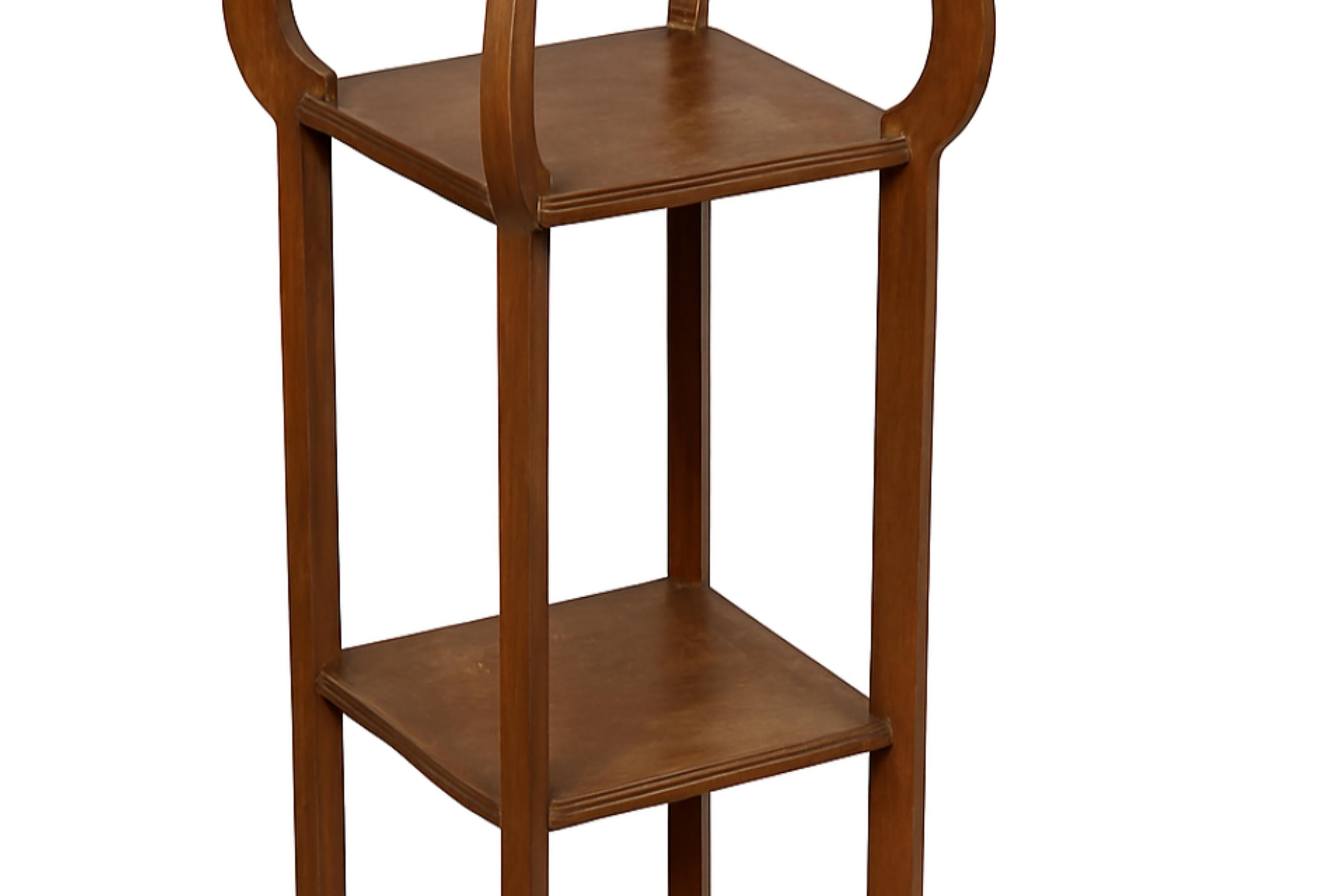 Art Nouveau French Chestnut Column Pedestal, 20th Century In Fair Condition For Sale In Lisbon, PT