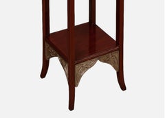 Piedistallo a colonna in castagno francese Art Nouveau, 20° secolo