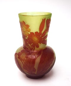 Art Nouveau Jarrón de vidrio camafeo francés Emile Galle Prímula en flor c1908