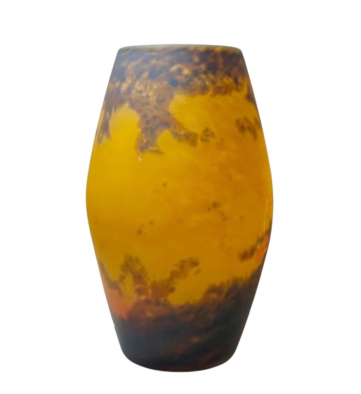 Français Vase en verre Art Nouveau en vente