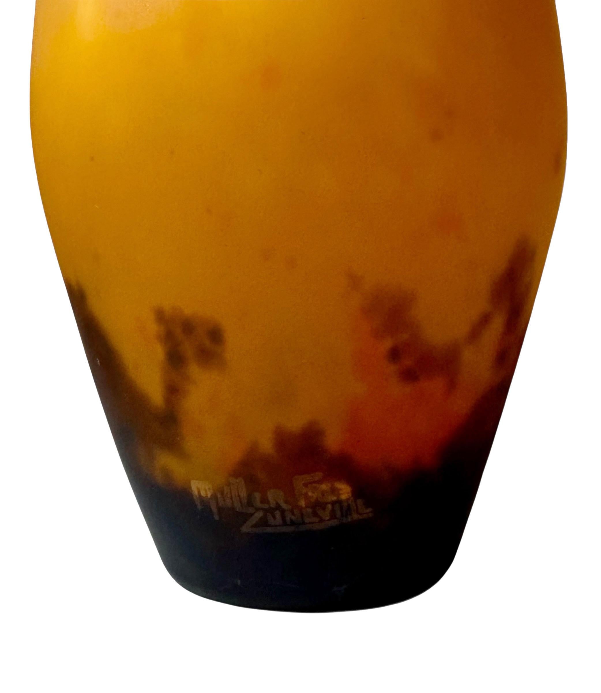 Verre d'art Vase en verre Art Nouveau en vente