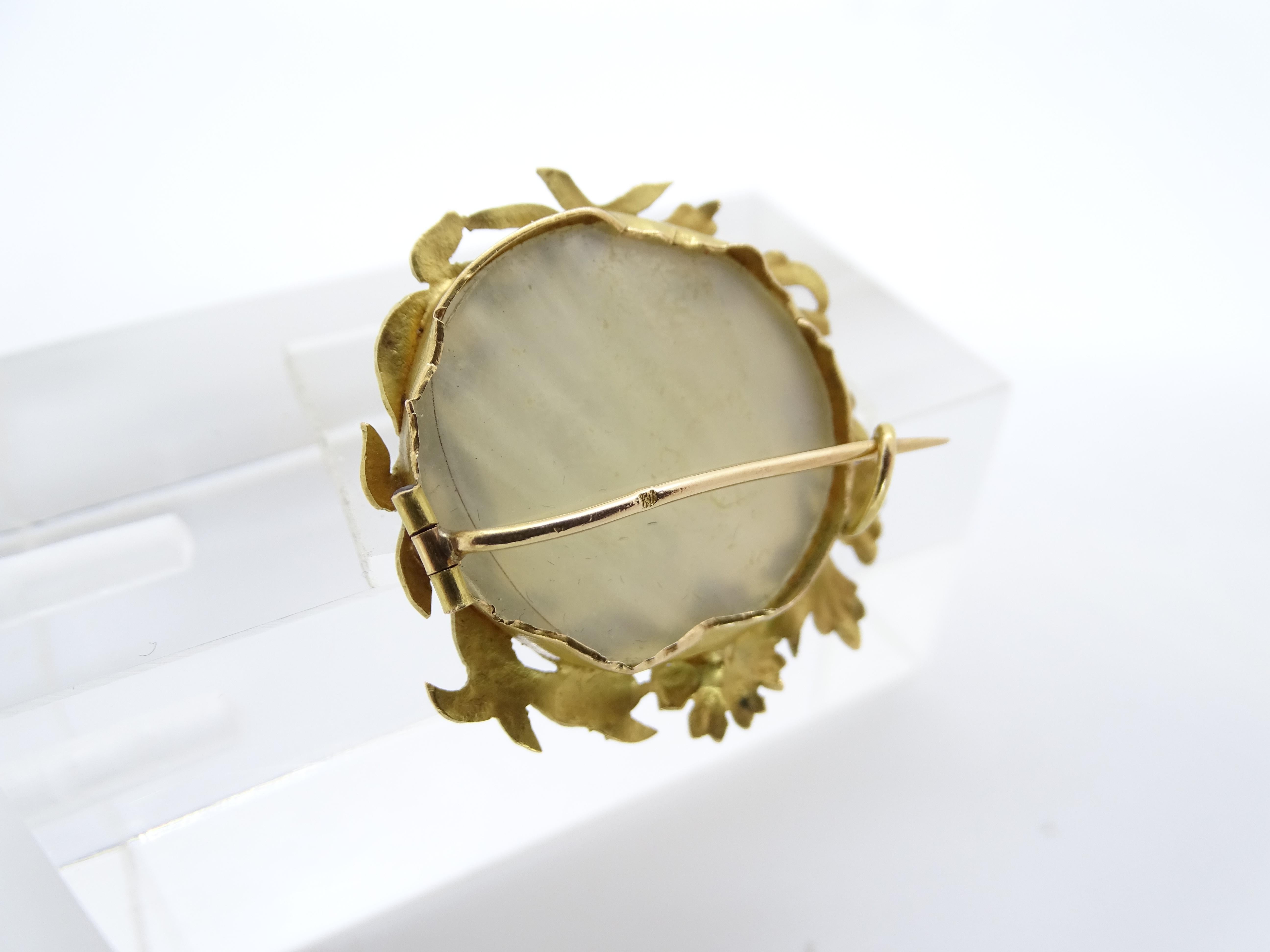 Art Nouveau  French Mother-of-pearl brooch, 18k yellow gold, pearl For Sale 9