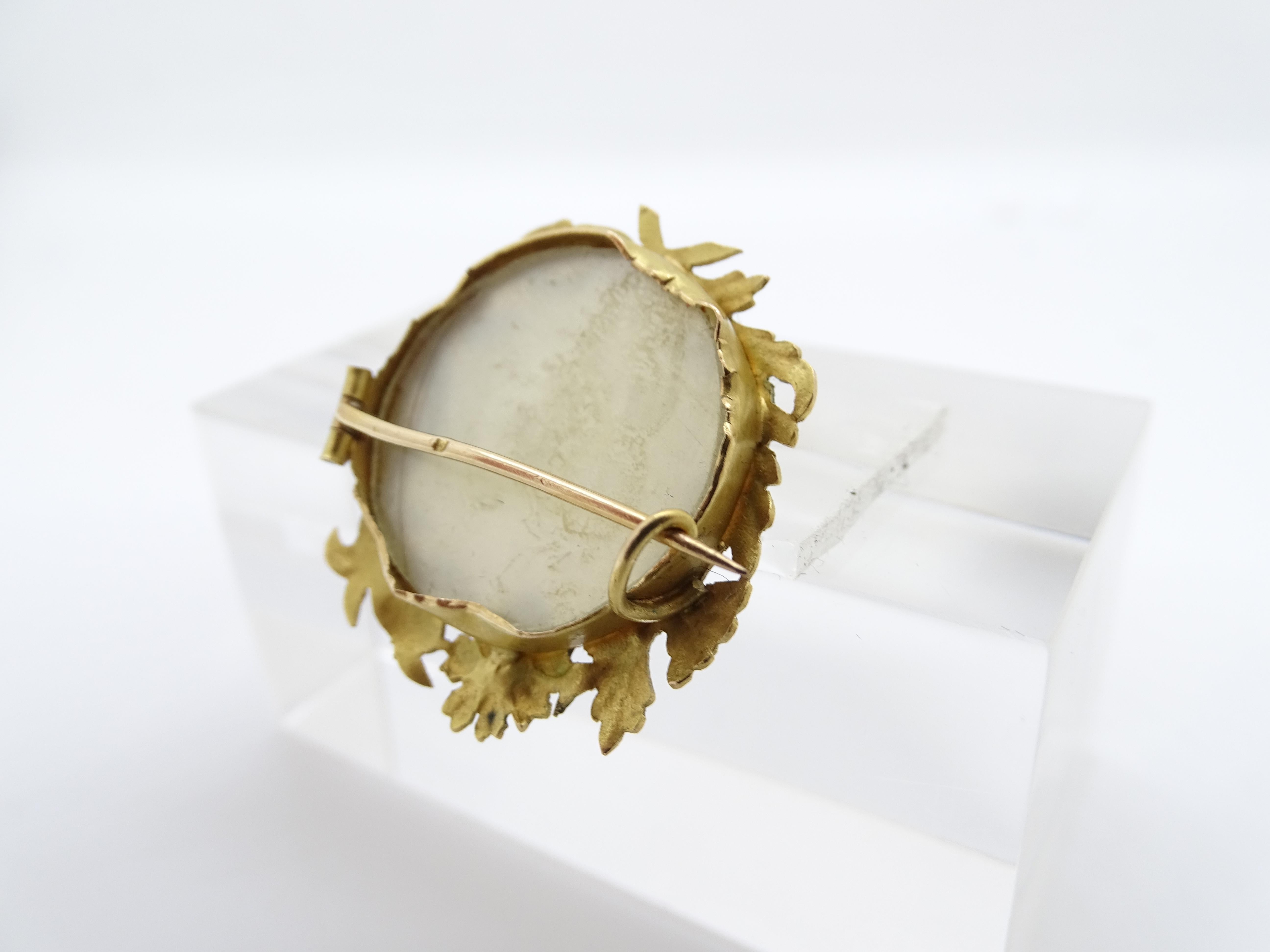 Art Nouveau  French Mother-of-pearl brooch, 18k yellow gold, pearl For Sale 10