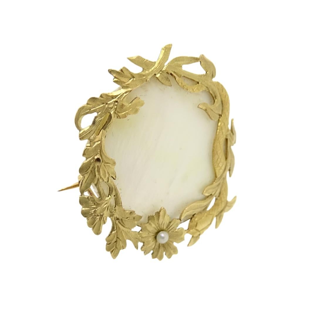 Ball Cut Art Nouveau  French Mother-of-pearl brooch, 18k yellow gold, pearl For Sale