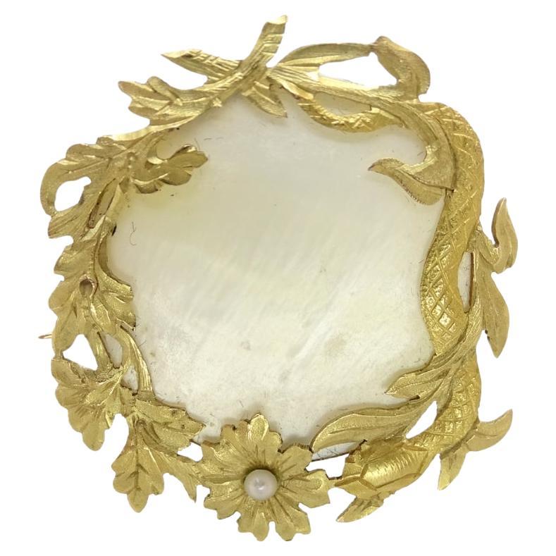 Art Nouveau  French Mother-of-pearl brooch, 18k yellow gold, pearl