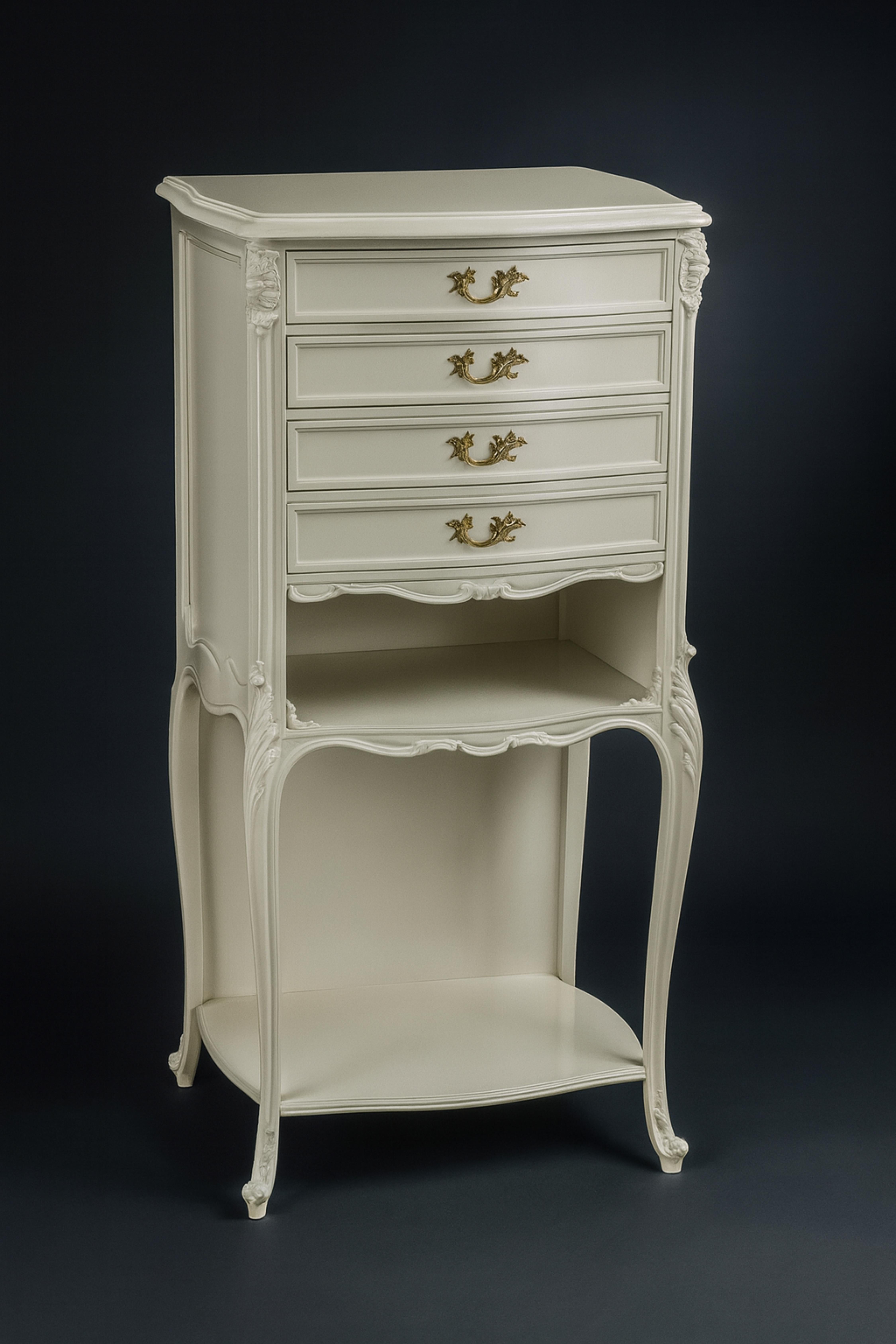 Art Nouveau French Off White Chest of Drawers, 1900s Francés en venta
