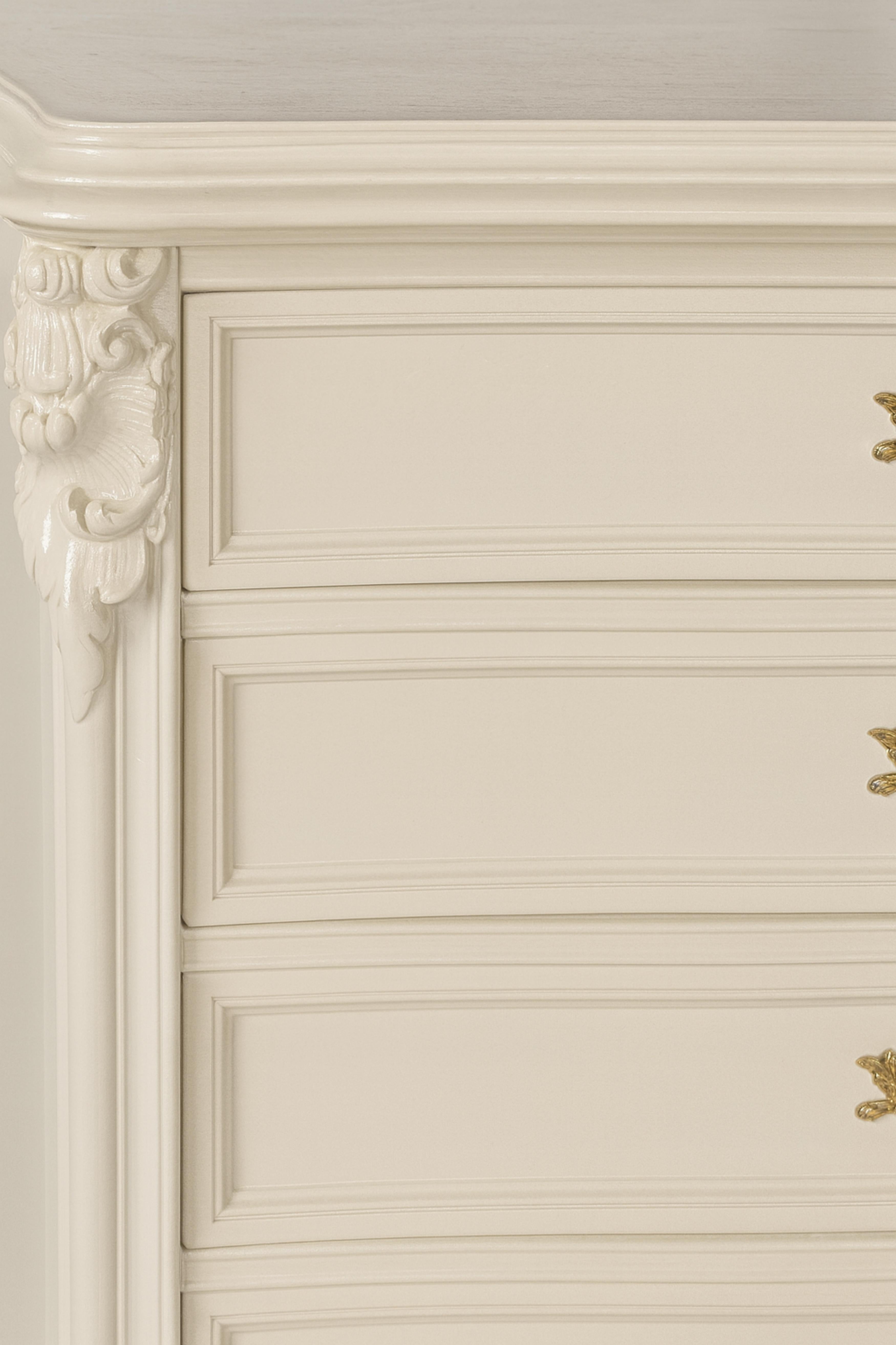 Art Nouveau French Off White Chest of Drawers, 1900s en Bueno estado para la venta en Lisbon, PT