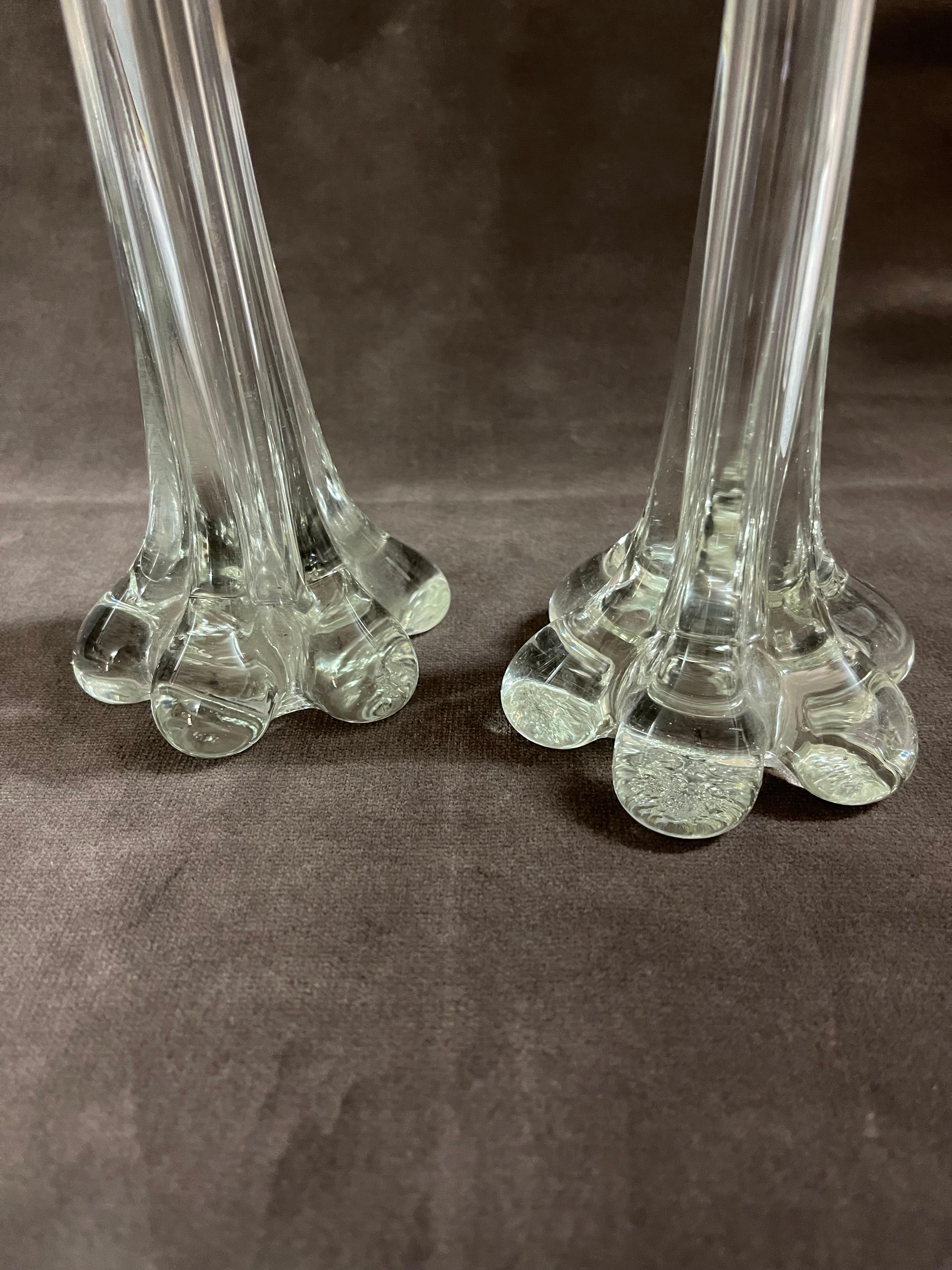 Art Nouveau Französisch Paar Gladiolen geriffelte Glasvasen im Zustand „Gut“ im Angebot in Roma, IT