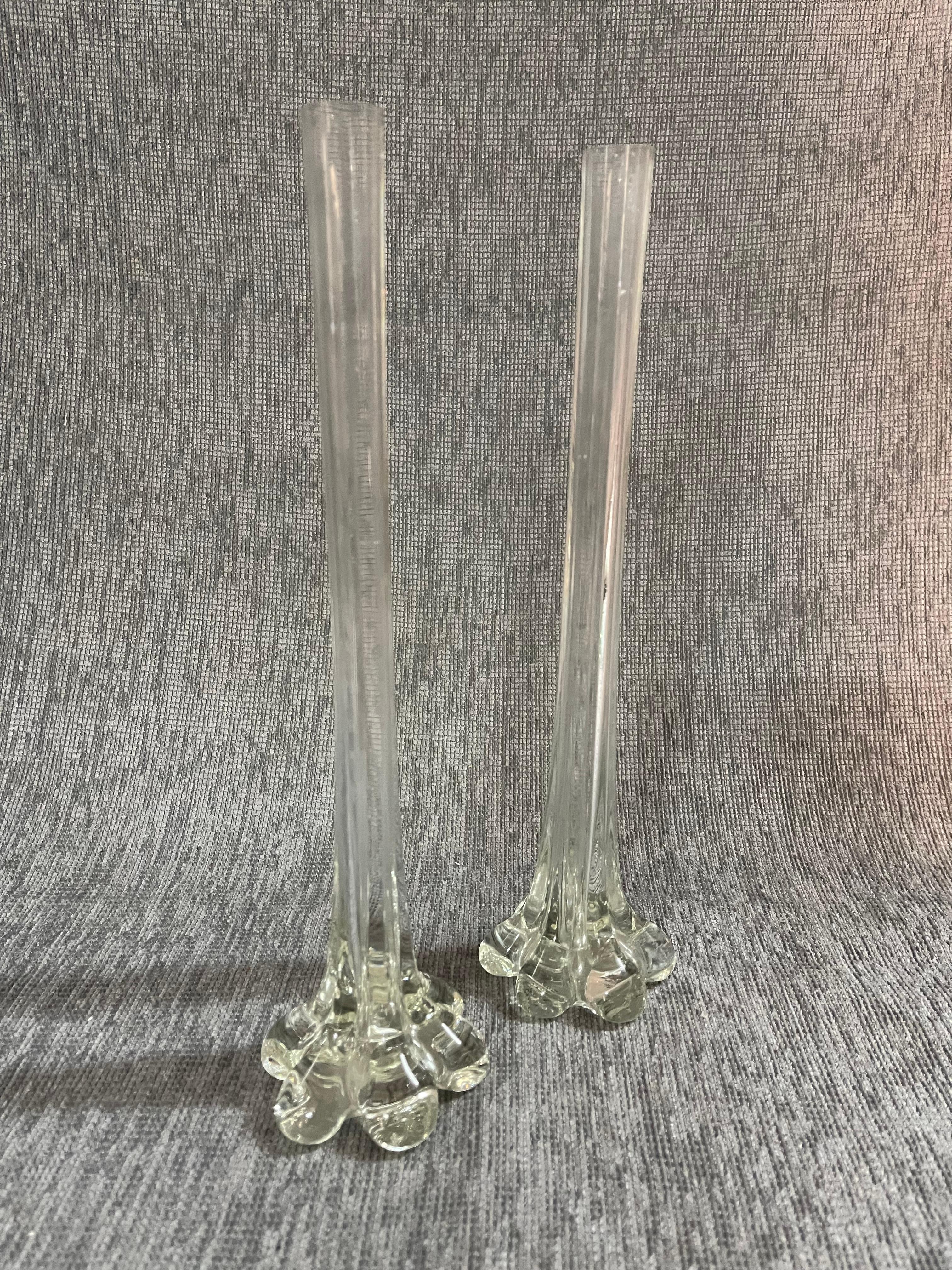 Art Nouveau Französisch Paar Gladiolen geriffelte Glasvasen im Angebot 1