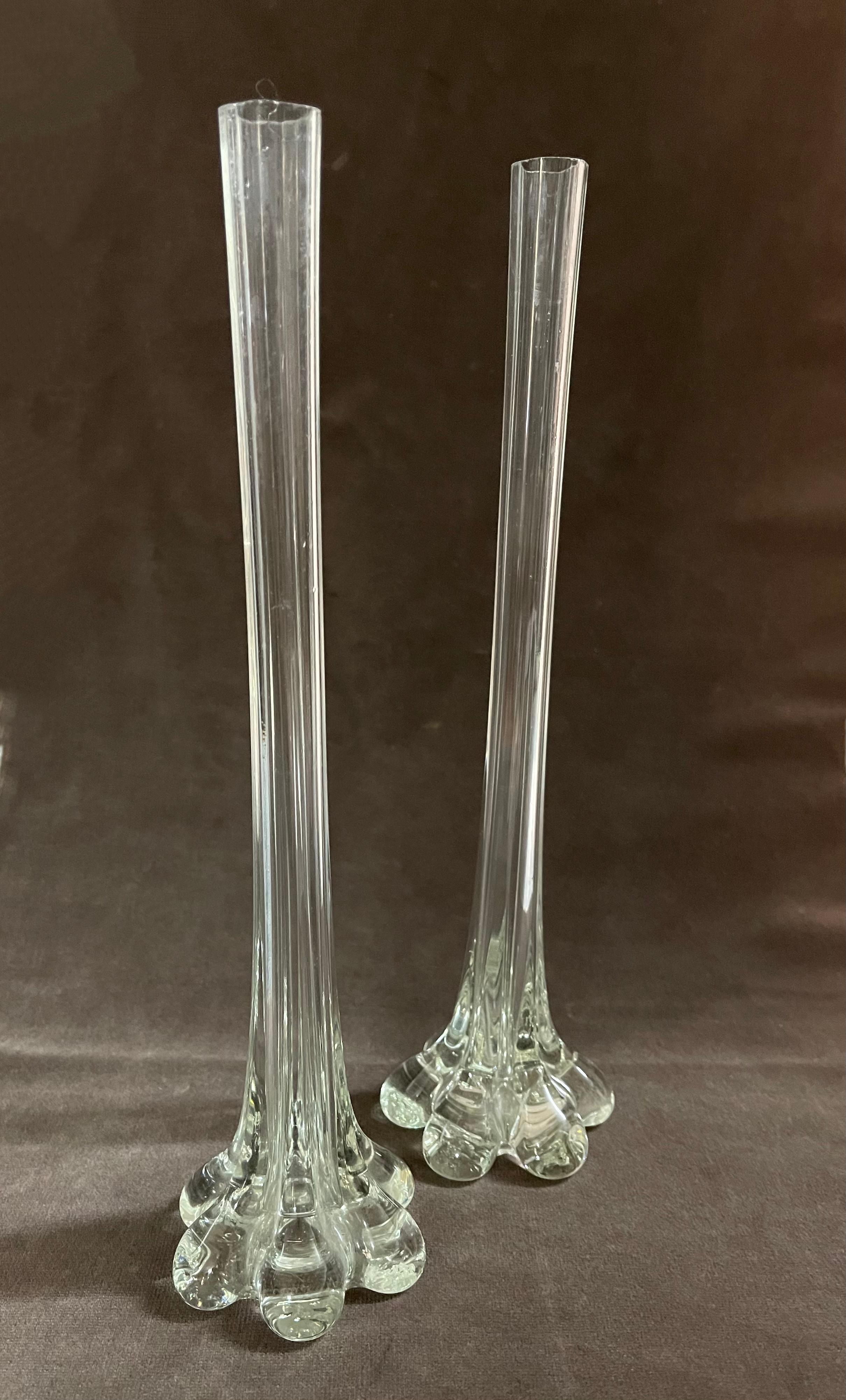 Art Nouveau Französisch Paar Gladiolen geriffelte Glasvasen im Angebot 2
