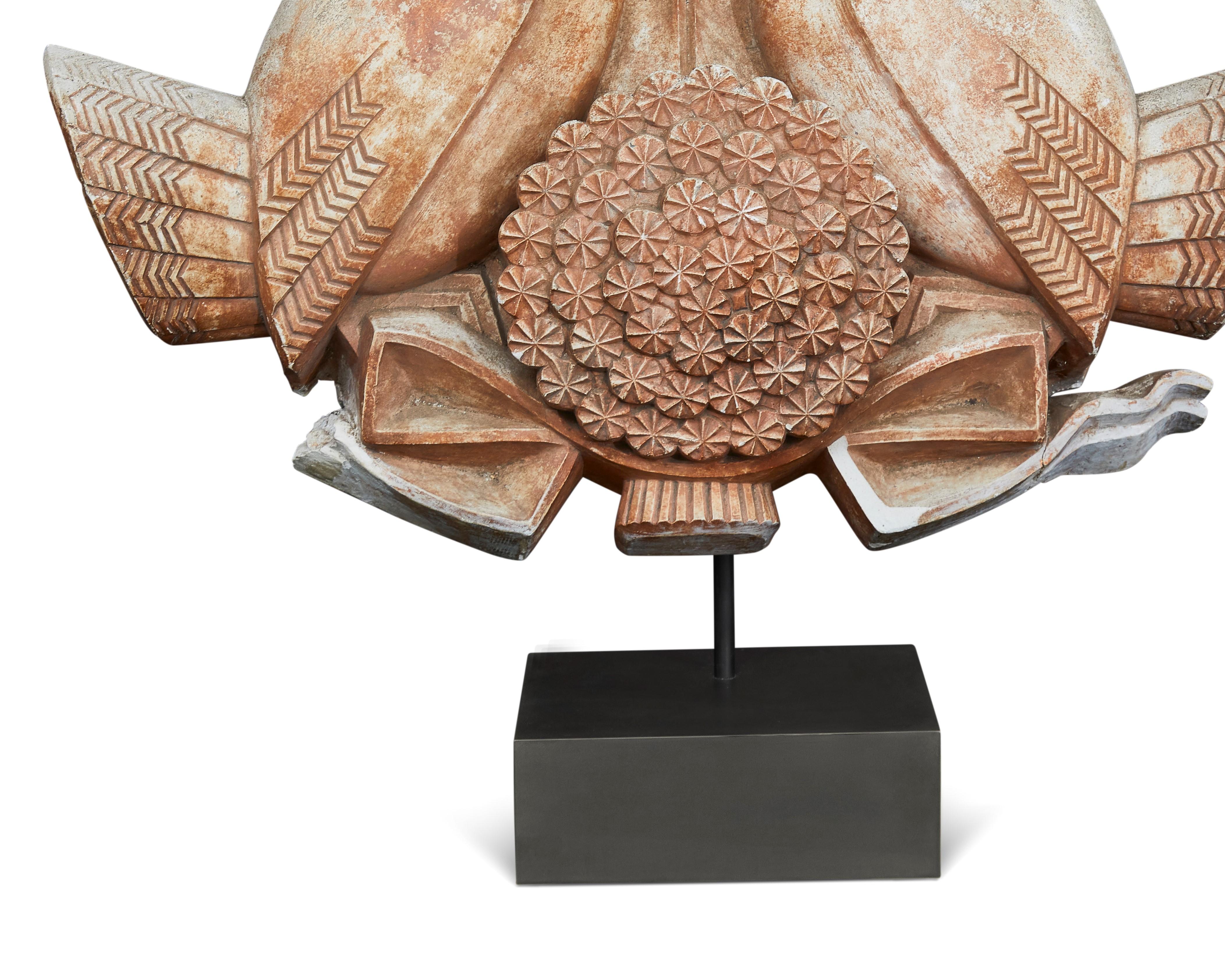 Terre cuite Colombe Art Nouveau en terre cuite patinée sur un support sur mesure en vente