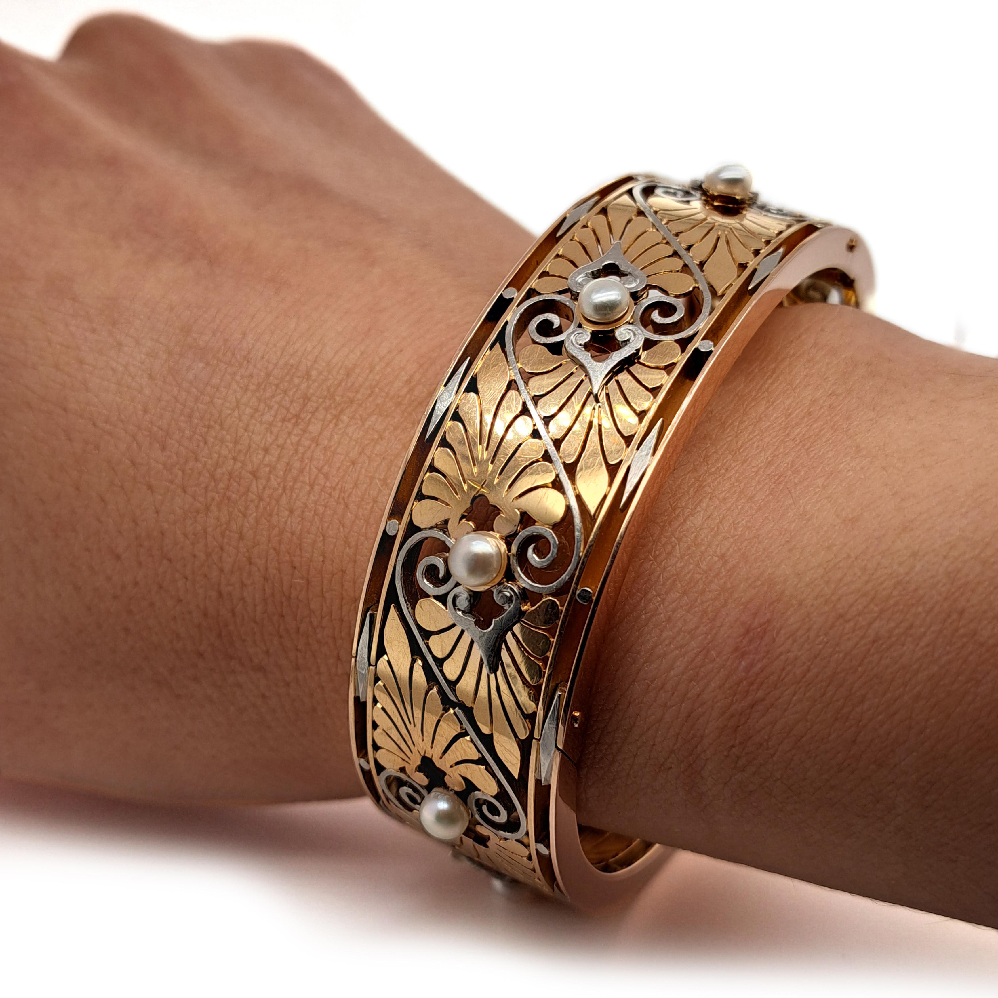 French Antique Greek Revival Pearl Gold and Platinum Bangle, Circa 1870 In Good Condition For Sale In London, GB