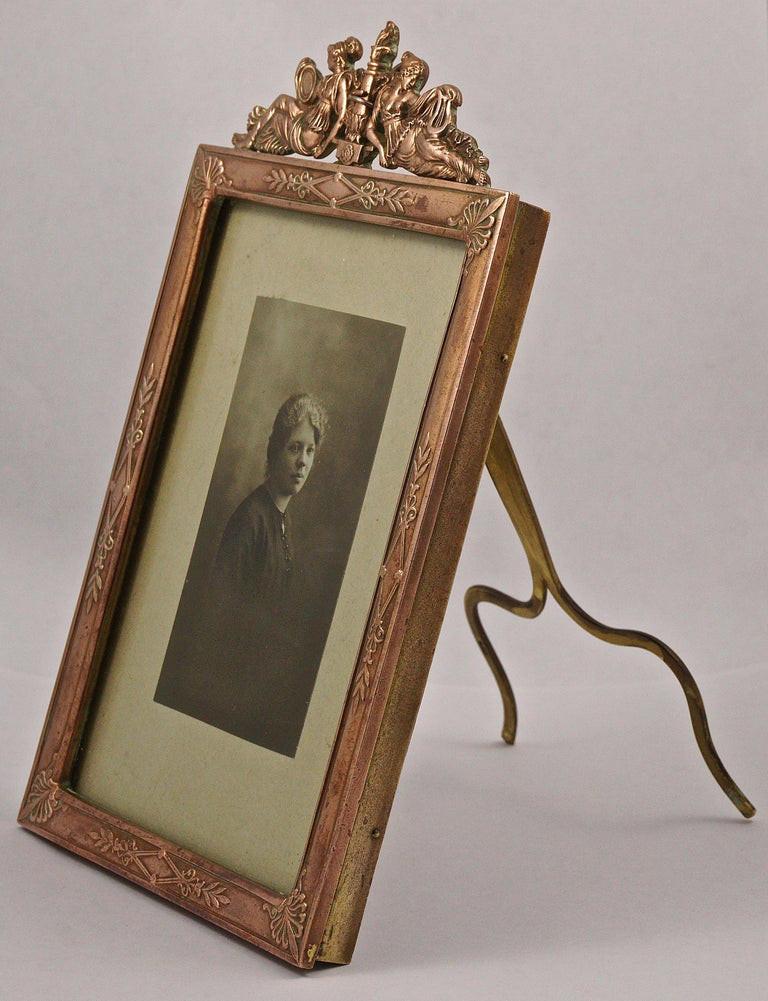 20th Century Art Nouveau French Picture Frame with a Lady Portrait Photograph For Sale