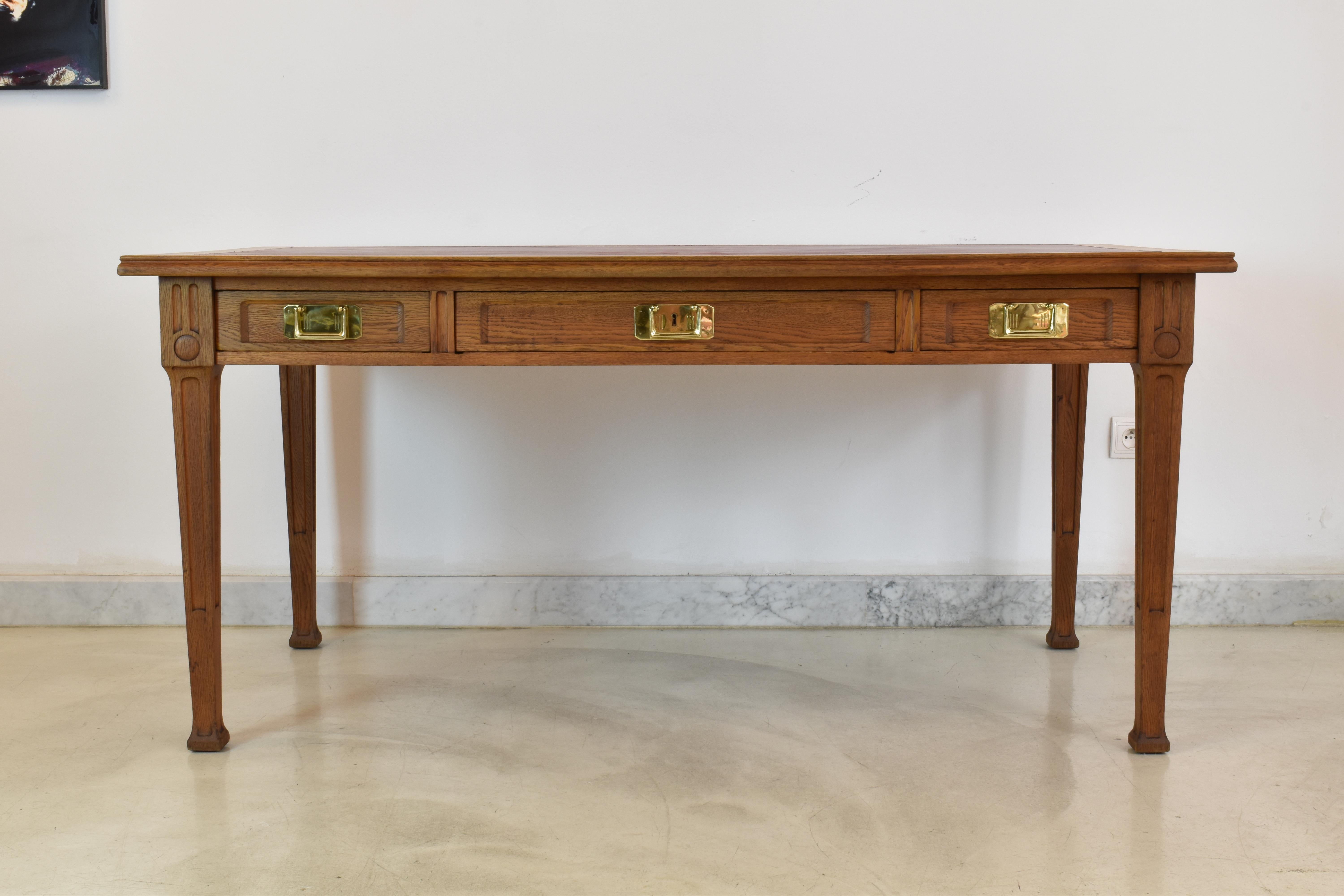 Early 20th Century Art Nouveau French Sculpted Oak Office Desk and Chair