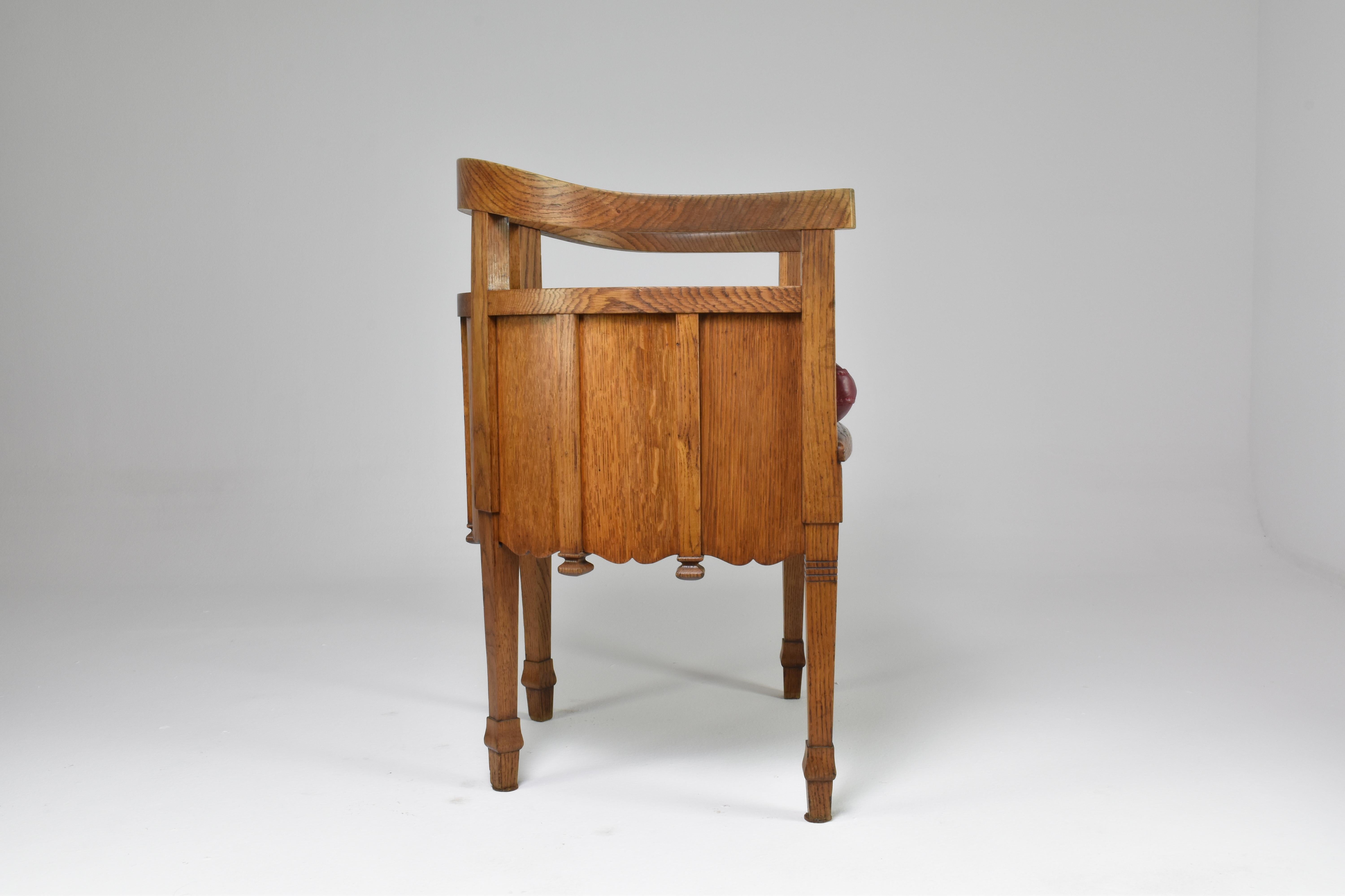 Early 20th Century Art Nouveau French Sculpted Oak Office Chair For Sale