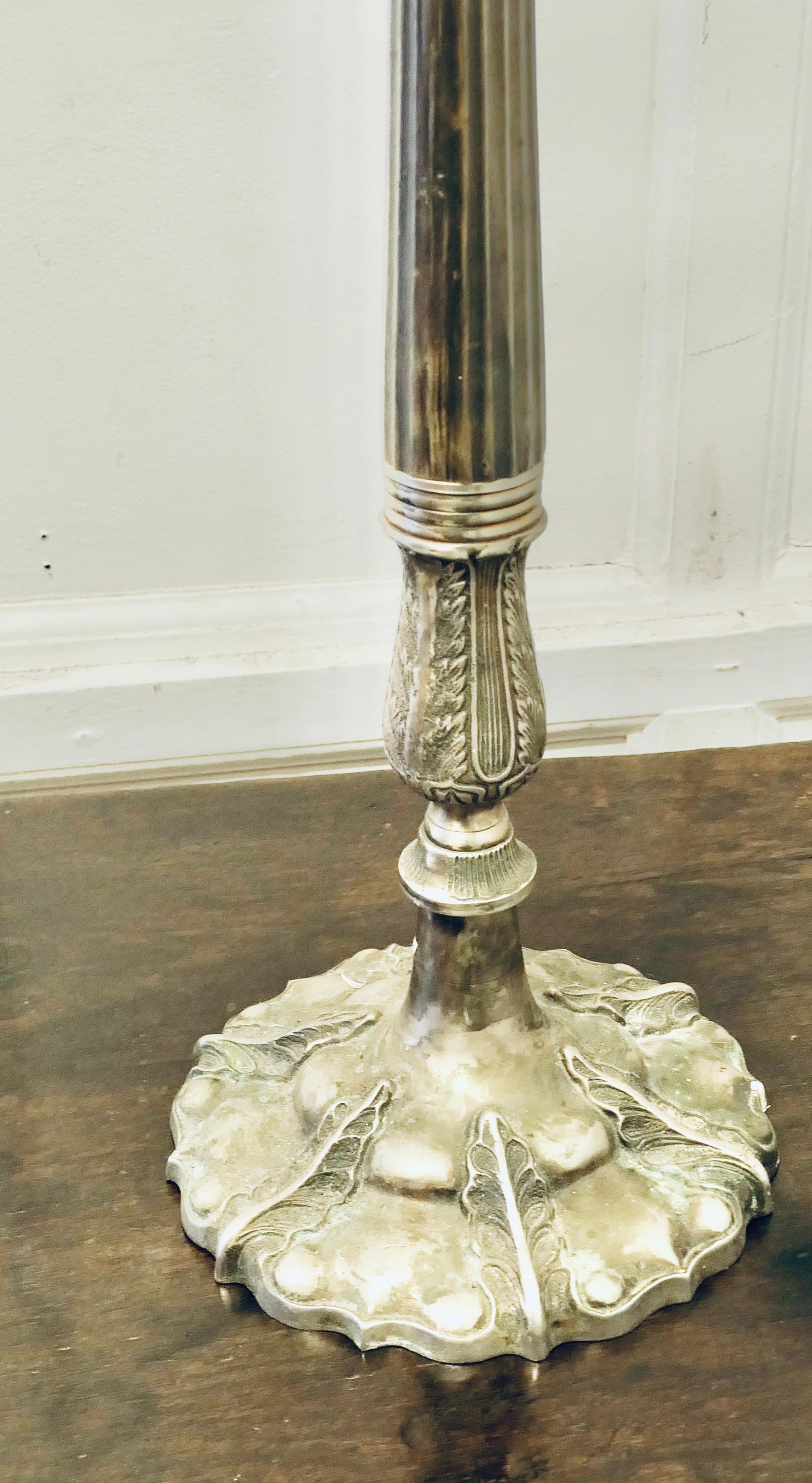 Candelabro a 5 rami in metallo e cristallo in stile Art Nouveau francese, in argento. in vendita 3