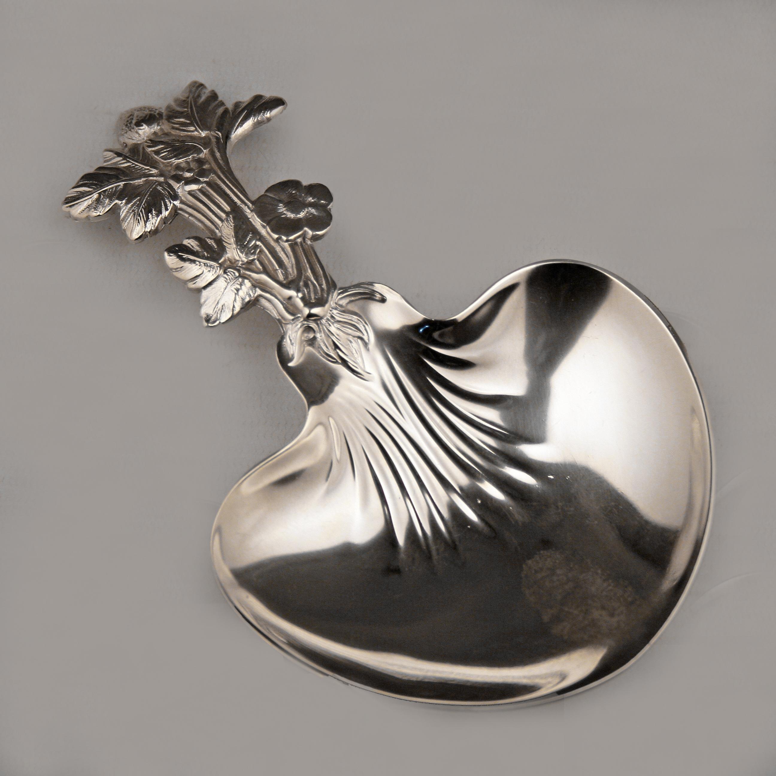 Art Nouveau french silverplate sommelier wine tester Christofle's 'Paiva Strawberry Spoon'

By: Chirstofle
Material: silver, copper, sheffield plate, sterling silver, silver plate, metal
Technique: plated, silvered, carved, polished,