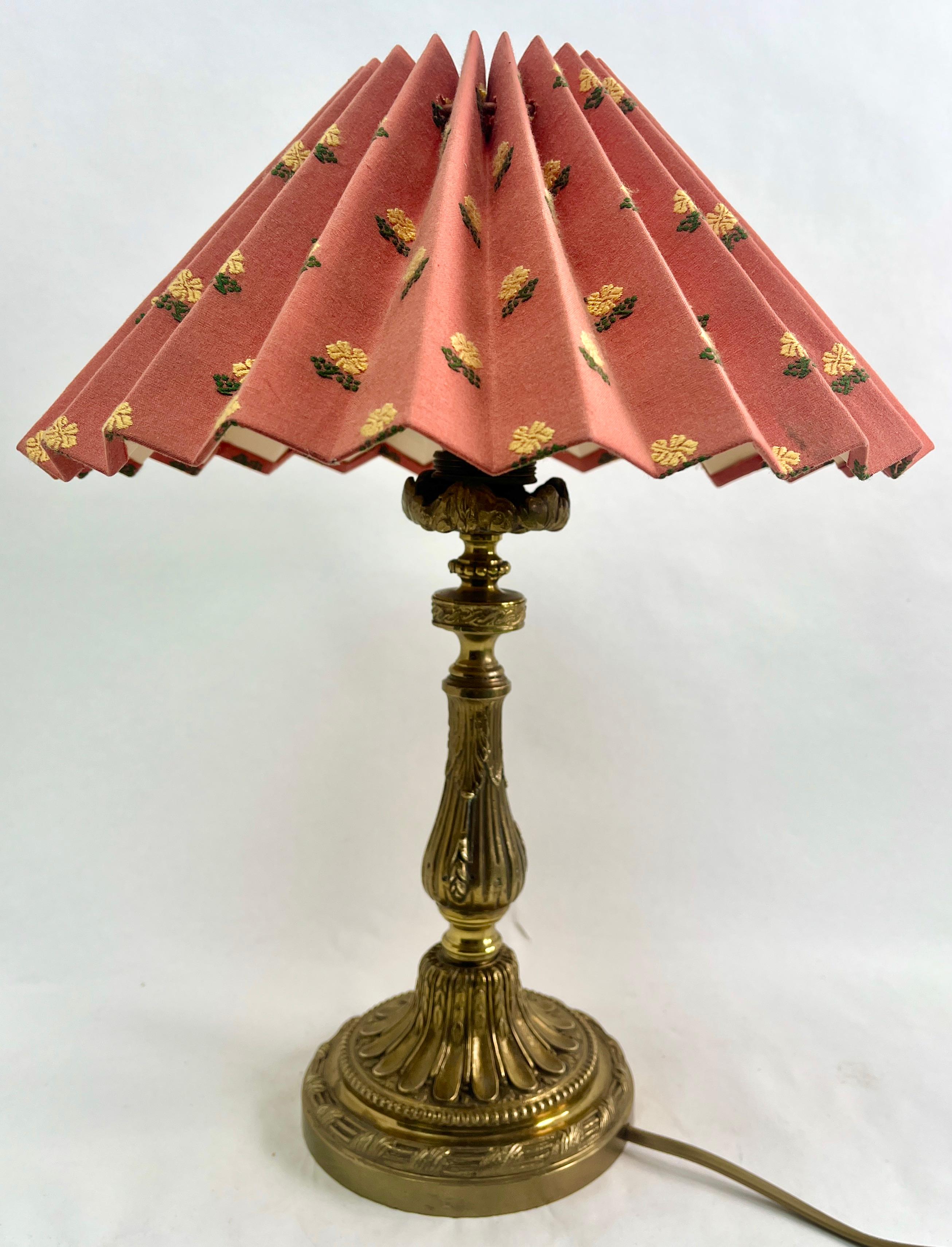 Original, quality 1920s, cast brass very decorative continental, combination electric reading / side lamp light. This example, in the original matte gilt finish.

In excellent condition and in full working order having recently been re-wired and