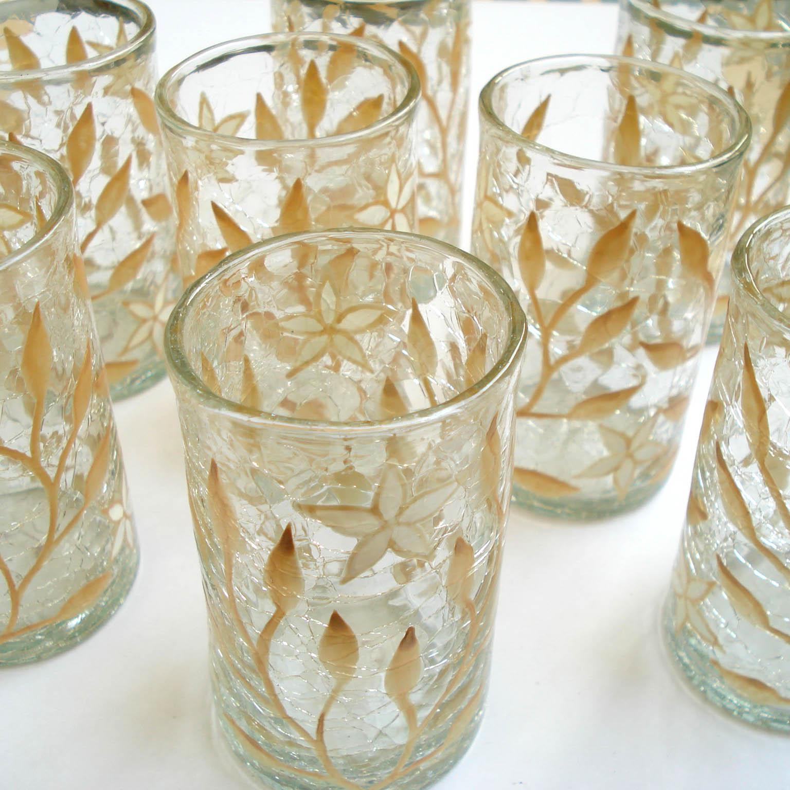 Ensemble de huit tasses à thé Art Nouveau, émail or et blanc sur verre craquelé en vente 6