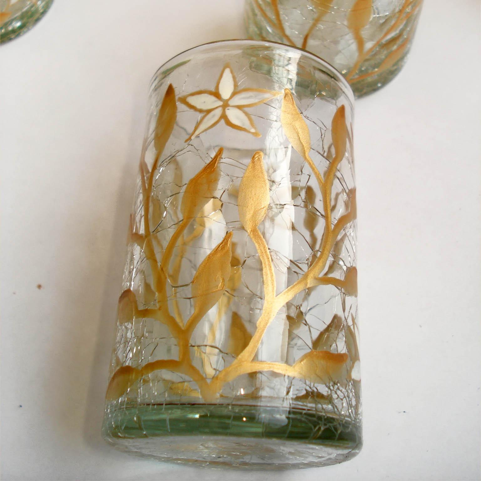 Ensemble de huit tasses à thé Art Nouveau, émail or et blanc sur verre craquelé en vente 8
