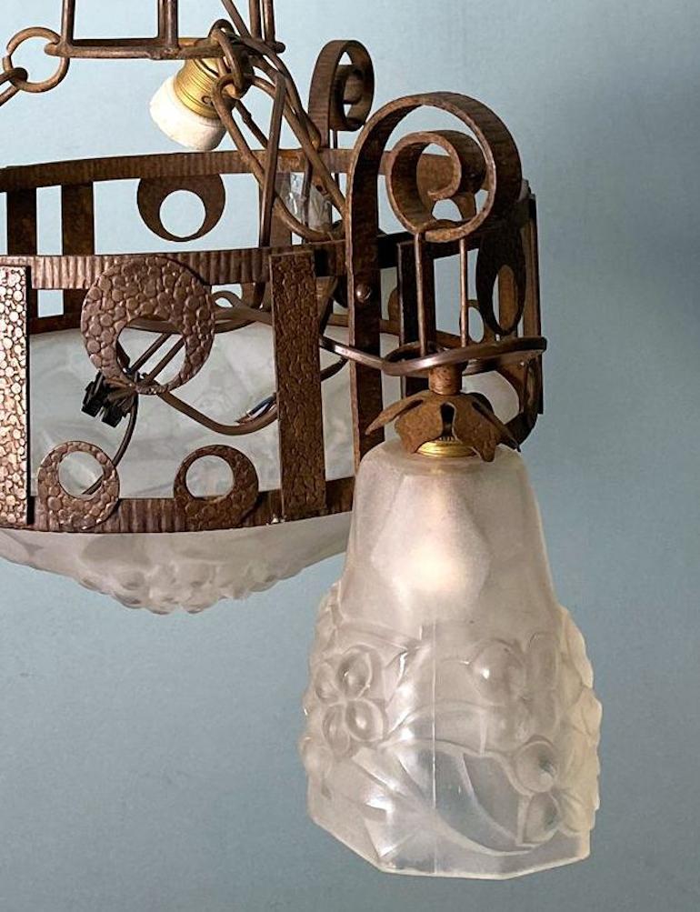 Art Nouveau French Wrought Iron and Opaline Glass Chandelier For Sale 2
