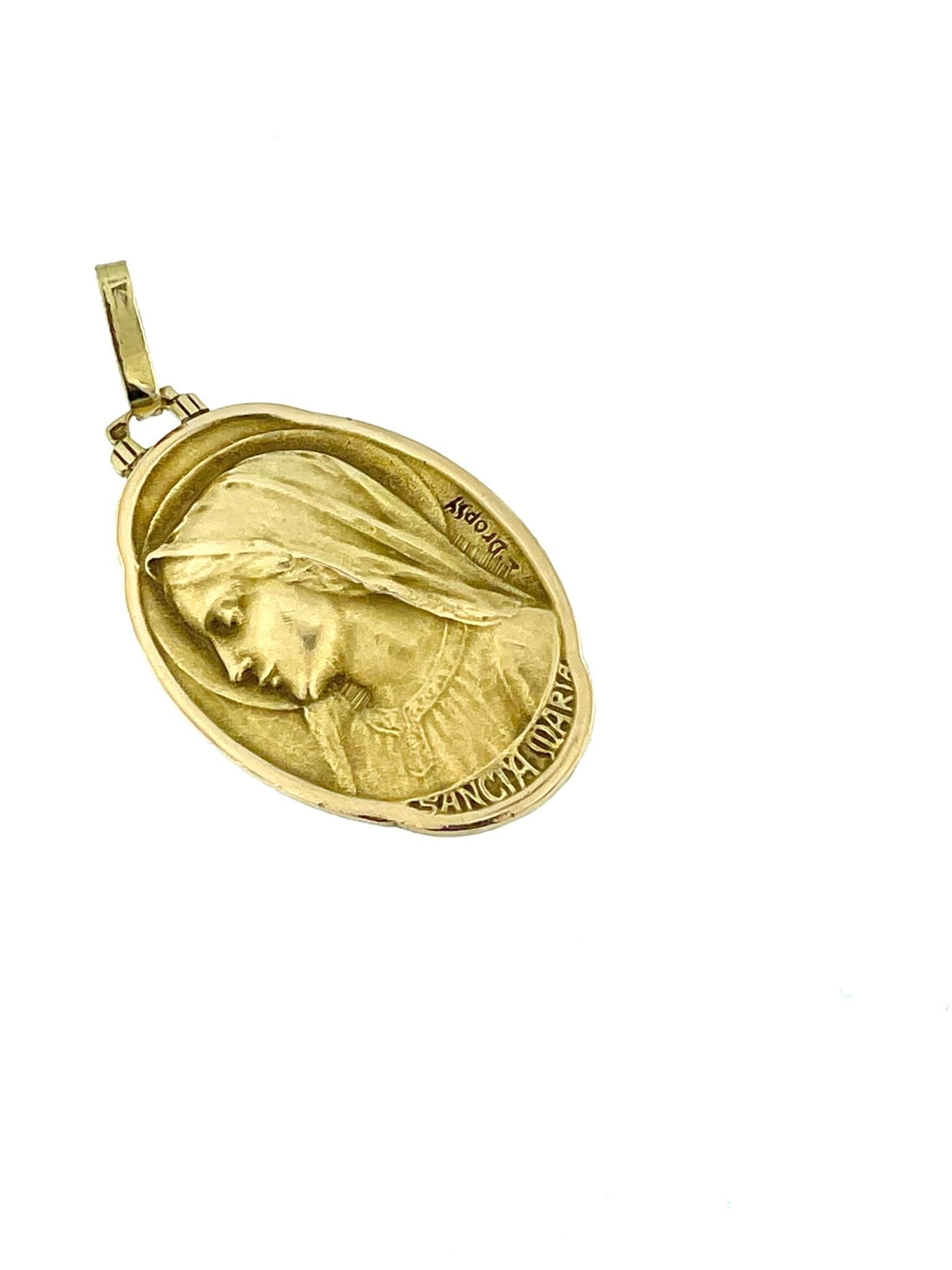 Art Nouveau French Yellow Gold Virgin Mary Pendant signed by Emile Dropsy In Good Condition For Sale In Esch-Sur-Alzette, LU