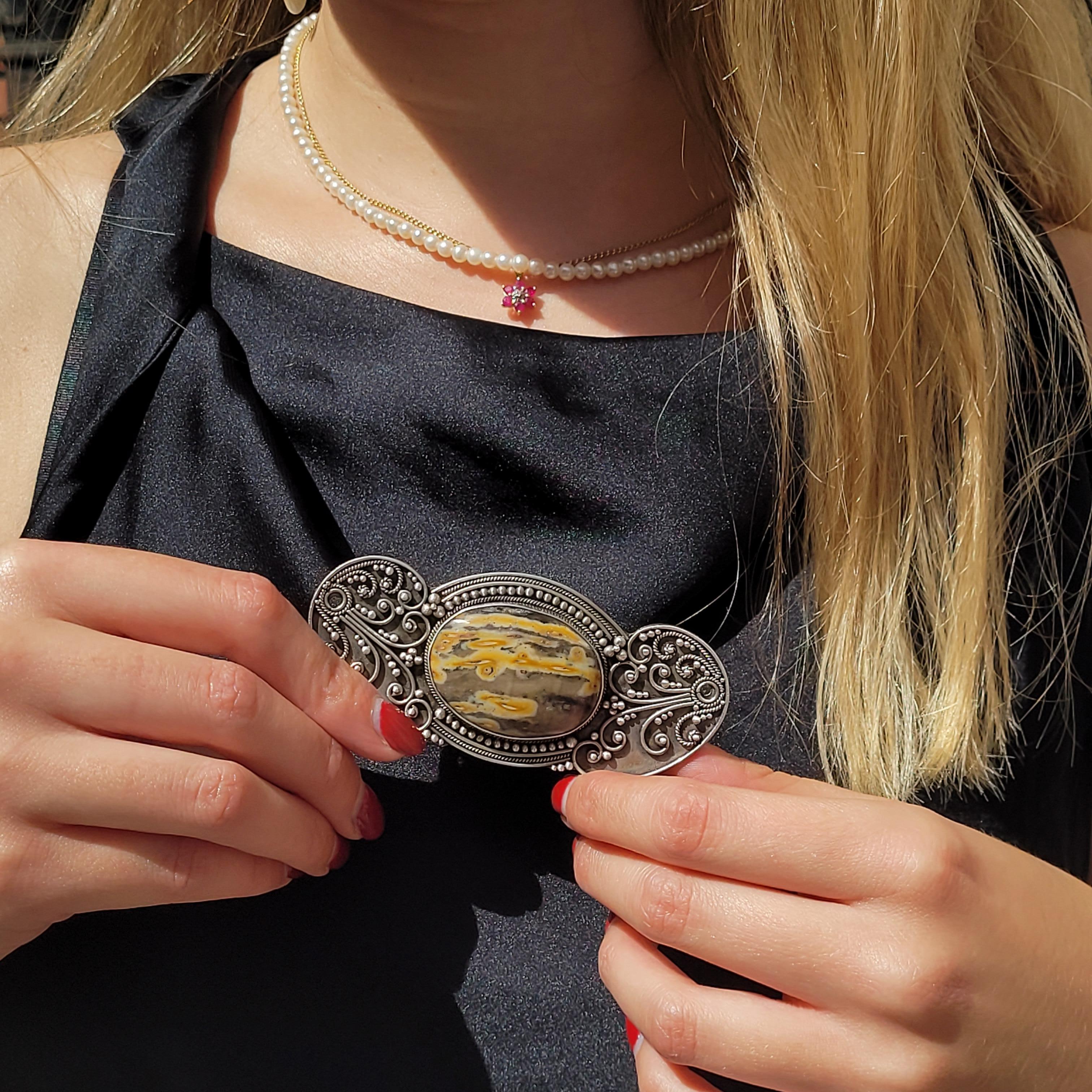 Art Nouveau French yellow grey agate cabochon  Silver Brooch Pendentif In Good Condition For Sale In VALLADOLID, ES
